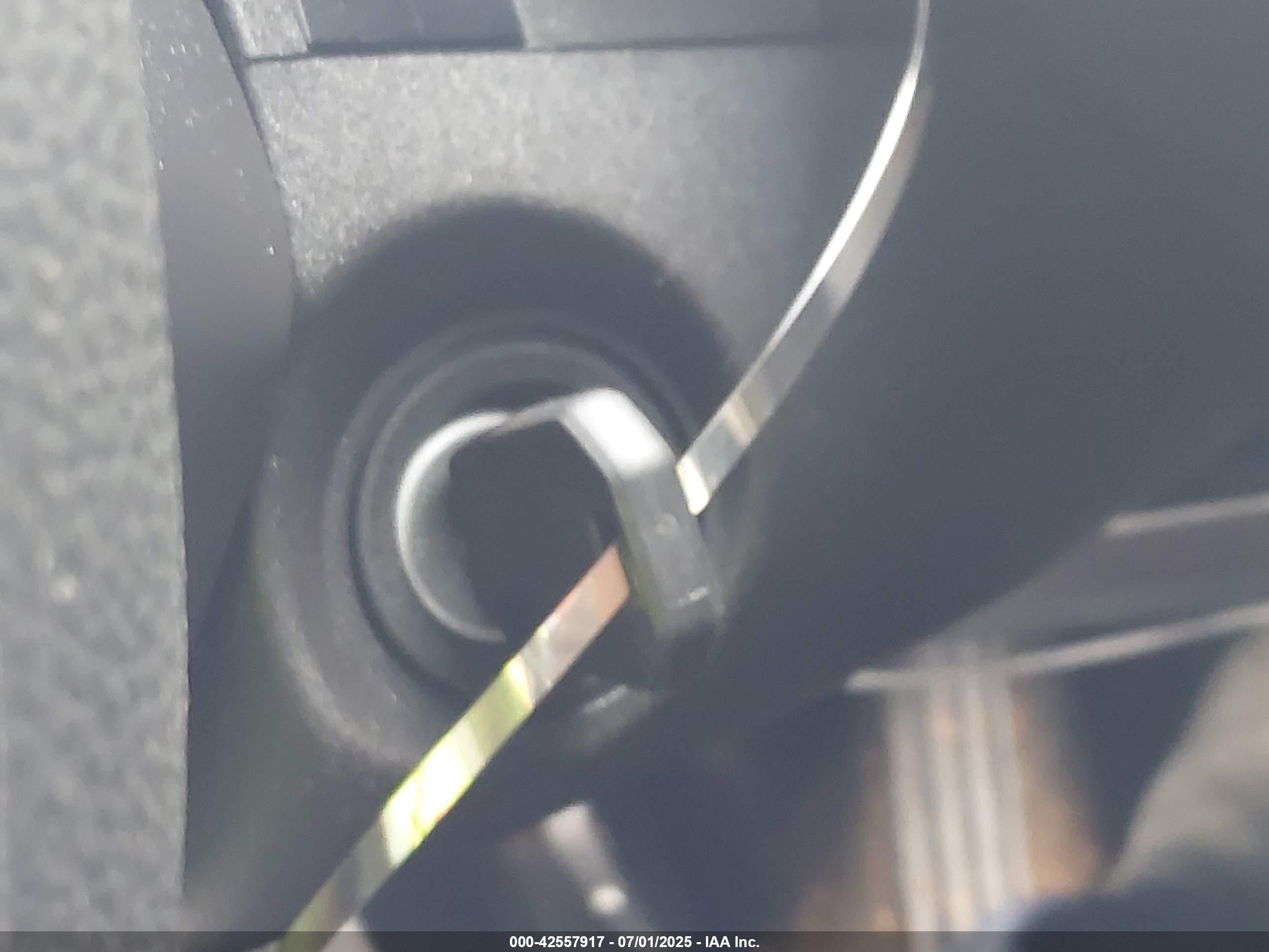 FORD FUSION image 11