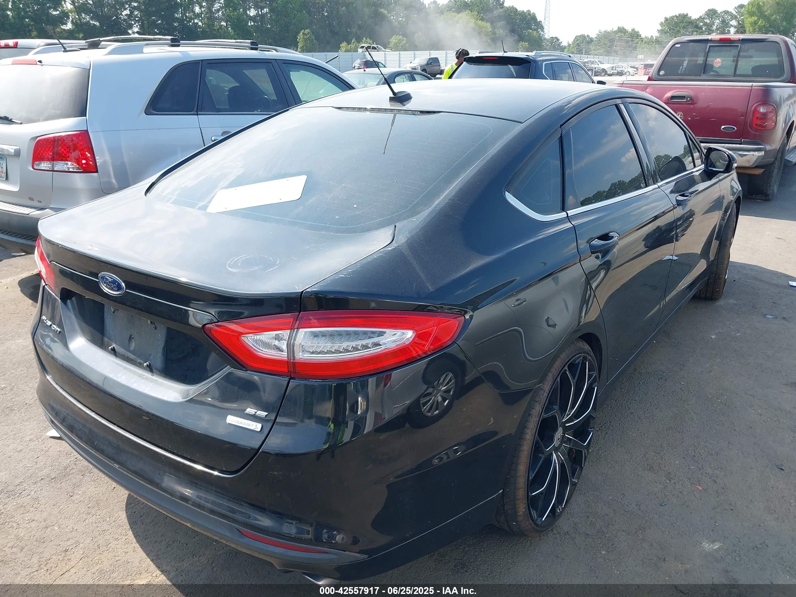 FORD FUSION image 4
