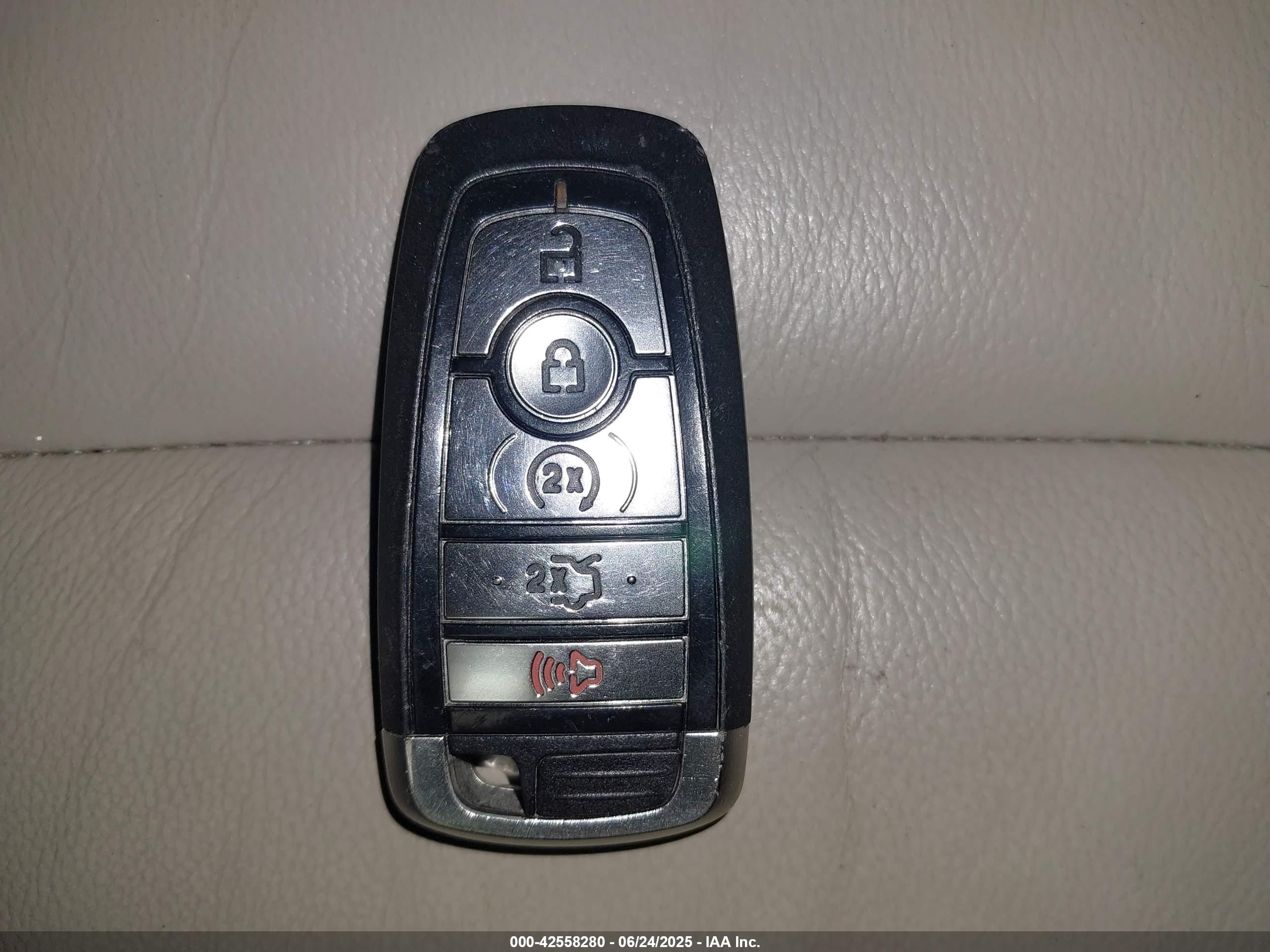 FORD EXPLORER image 11