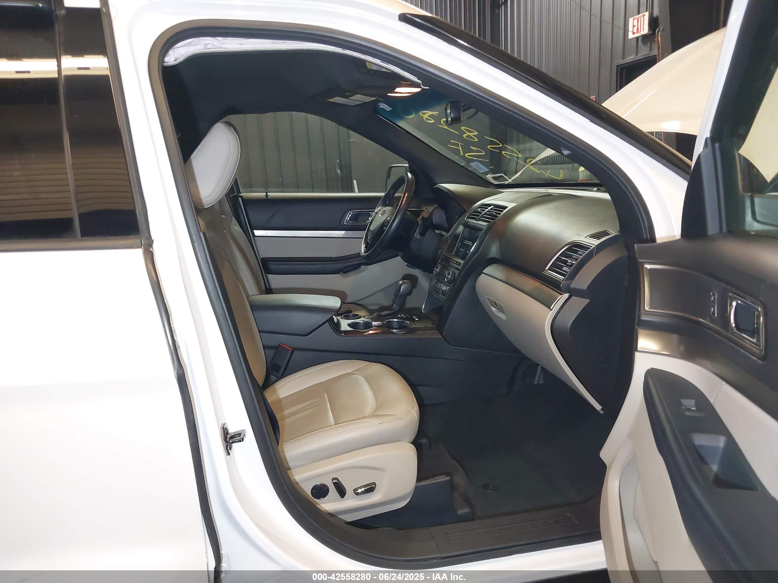 FORD EXPLORER image 5