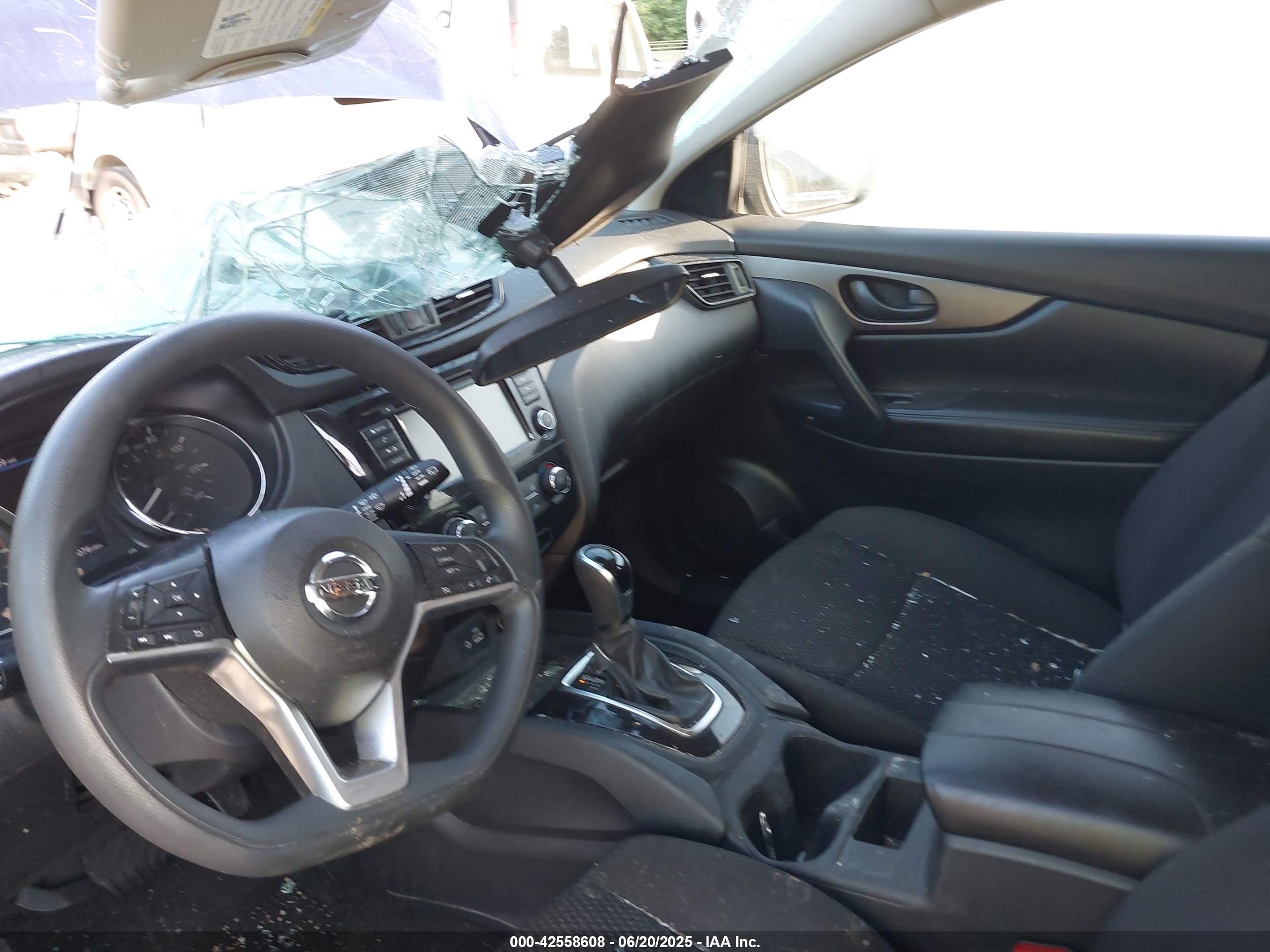 NISSAN ROGUE image 5