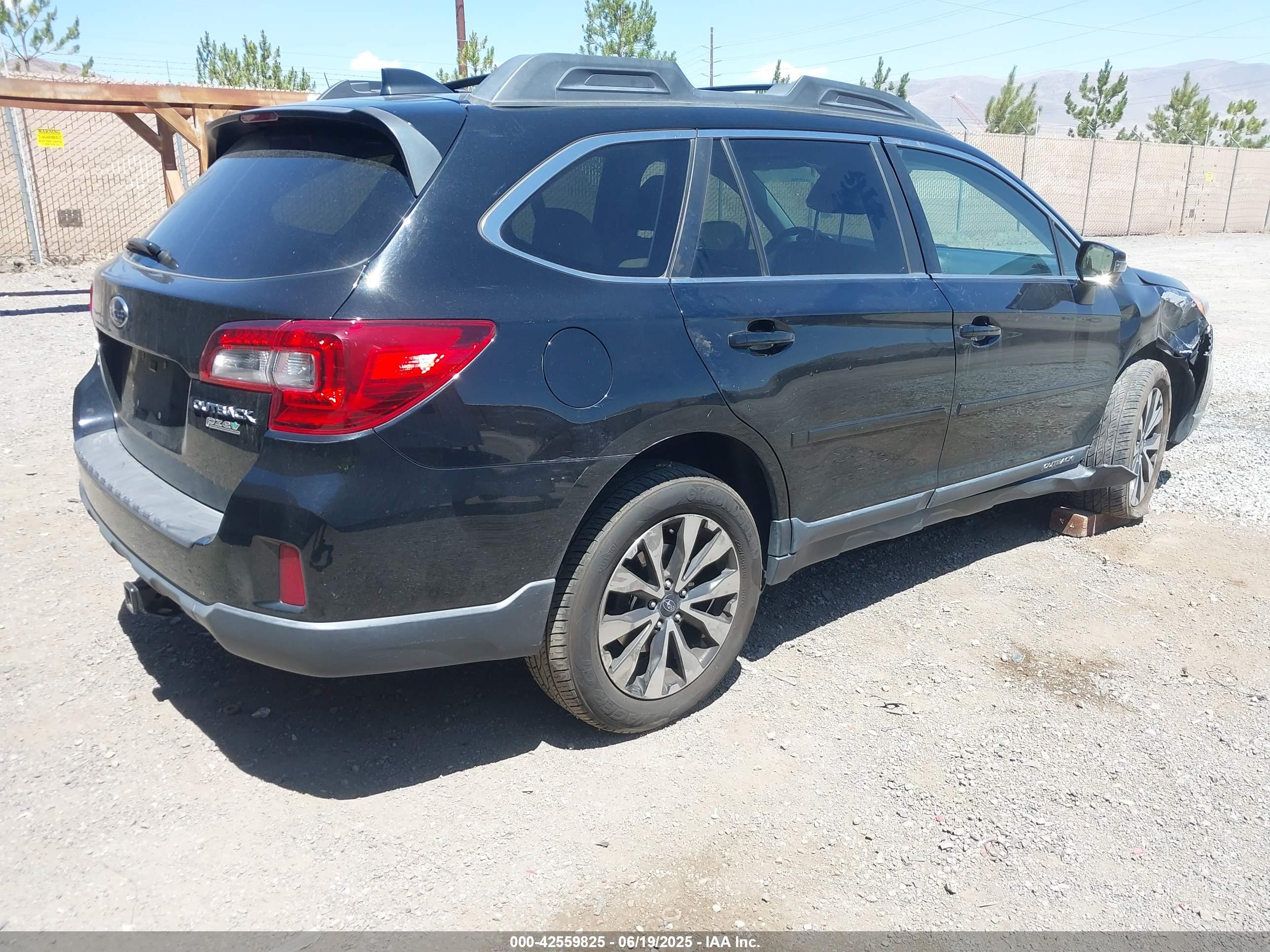SUBARU OUTBACK image 4