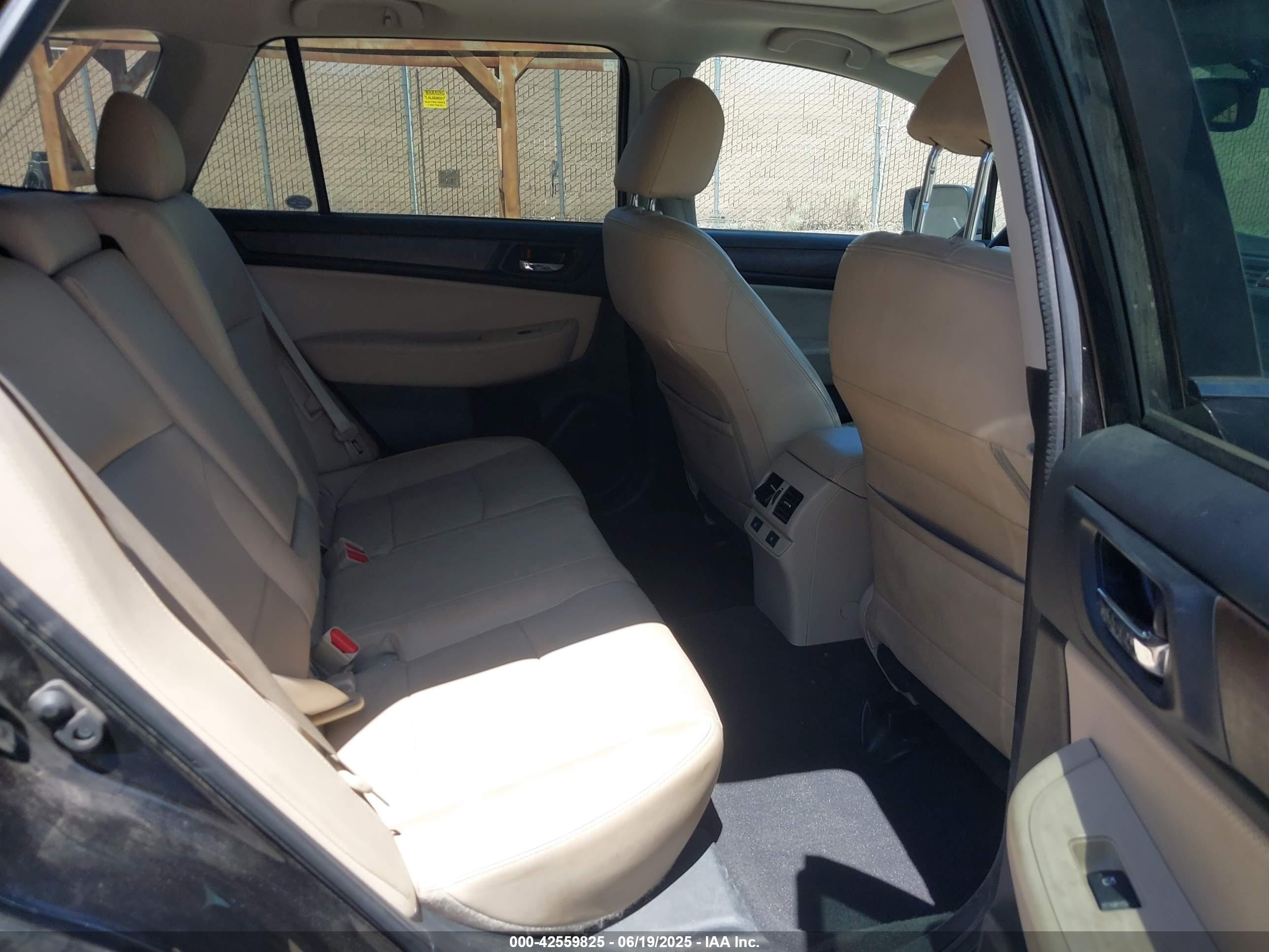 SUBARU OUTBACK image 8