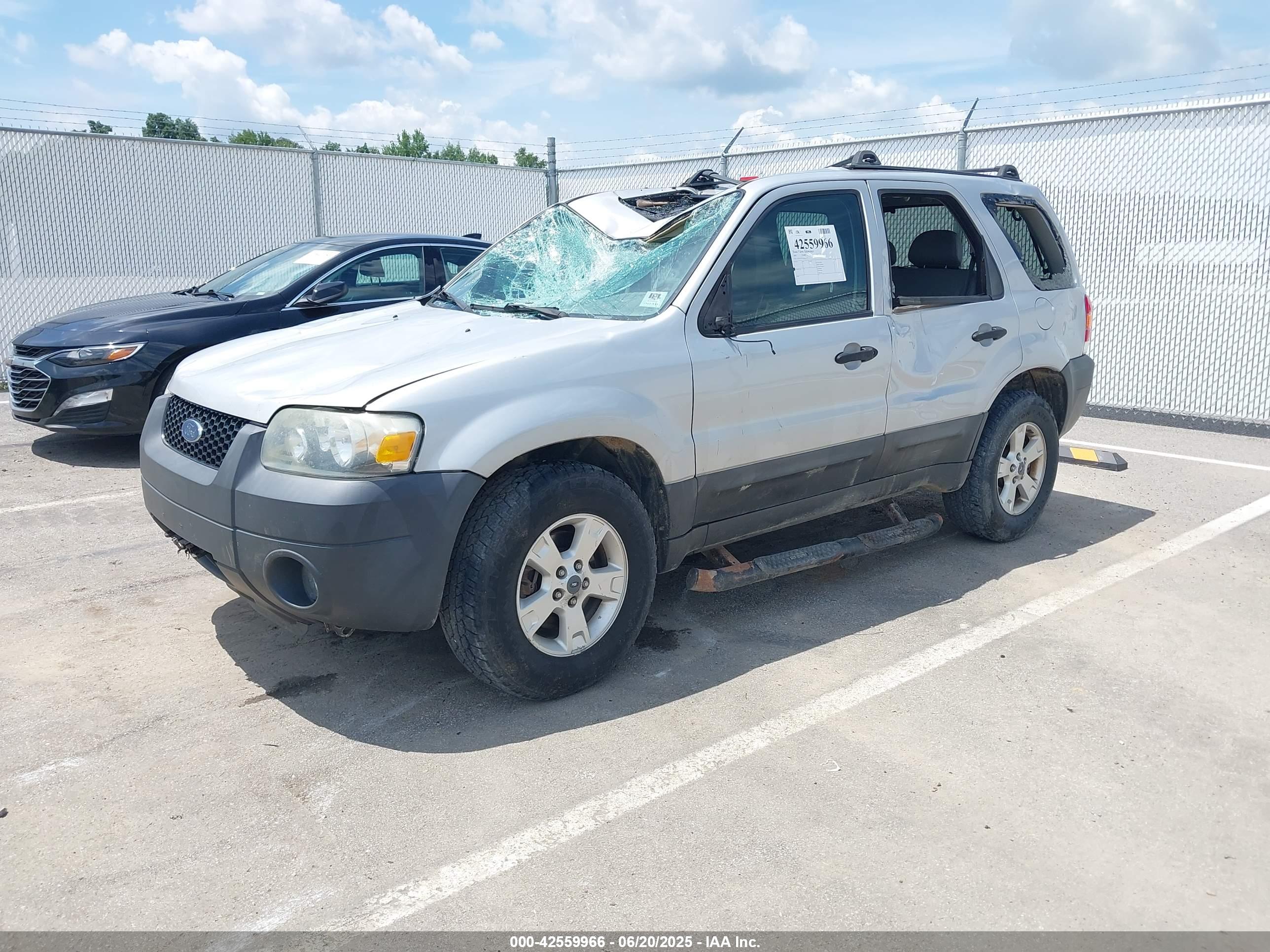 FORD ESCAPE image 2