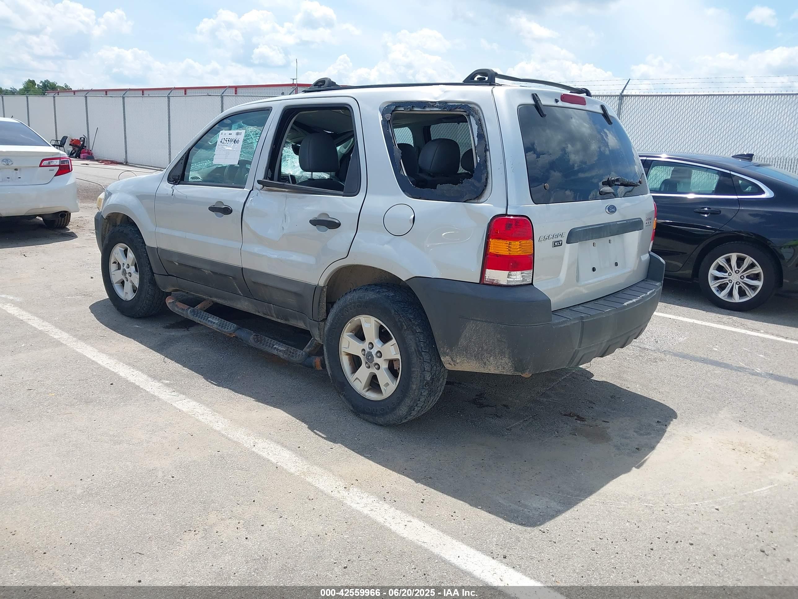 FORD ESCAPE image 3