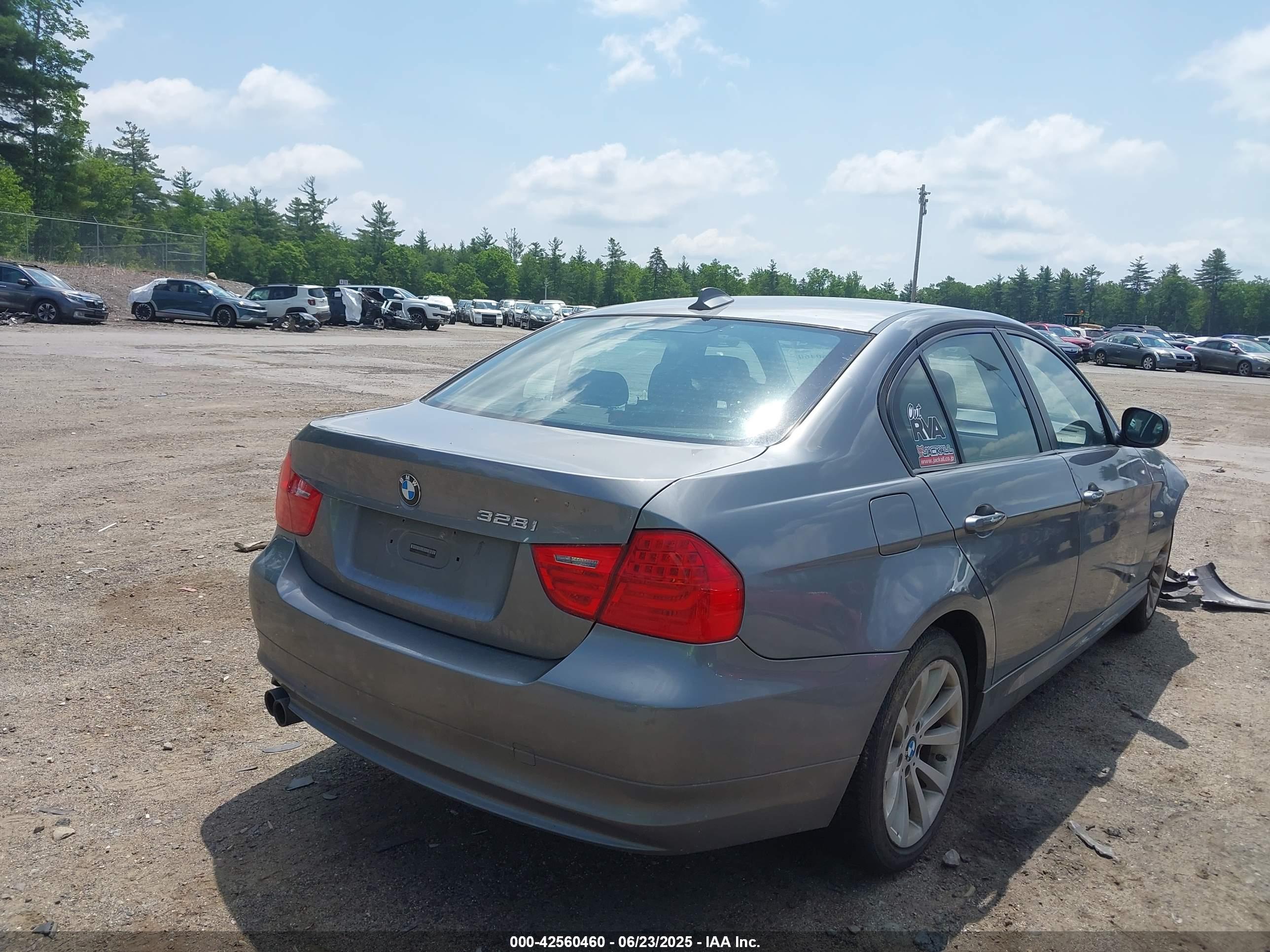 BMW 328I image 4