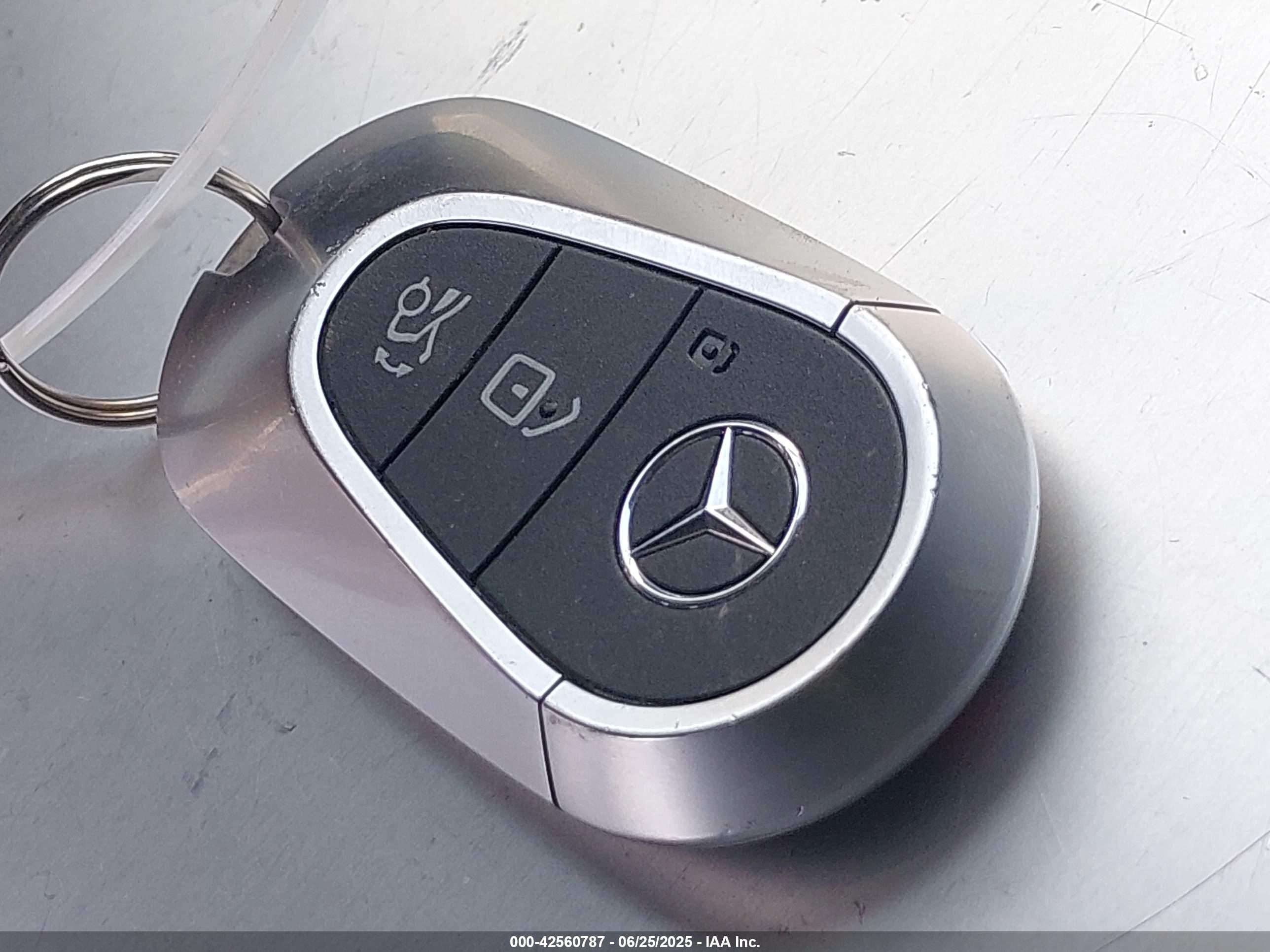MERCEDES-BENZ C image 11
