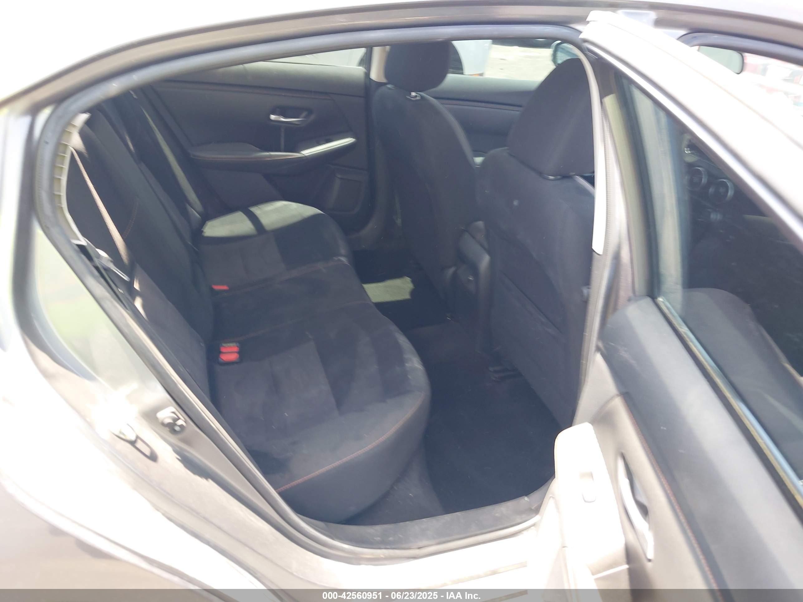 NISSAN SENTRA image 8