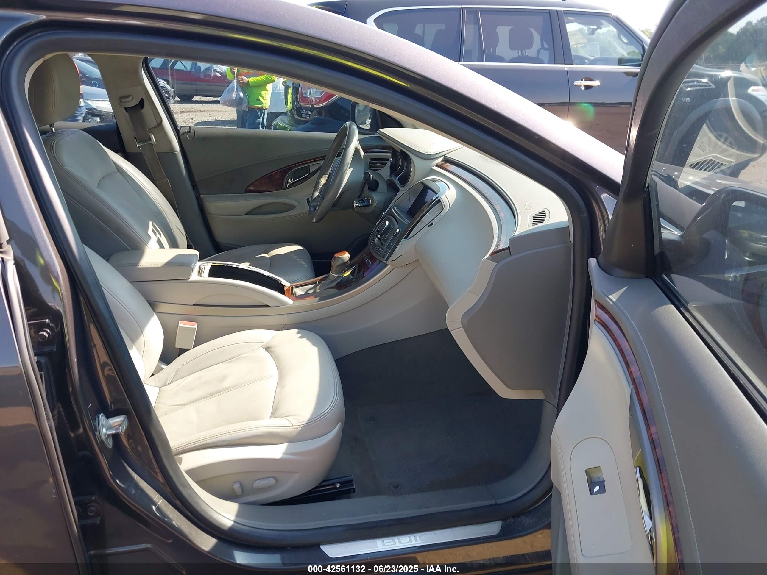 BUICK LACROSSE image 5