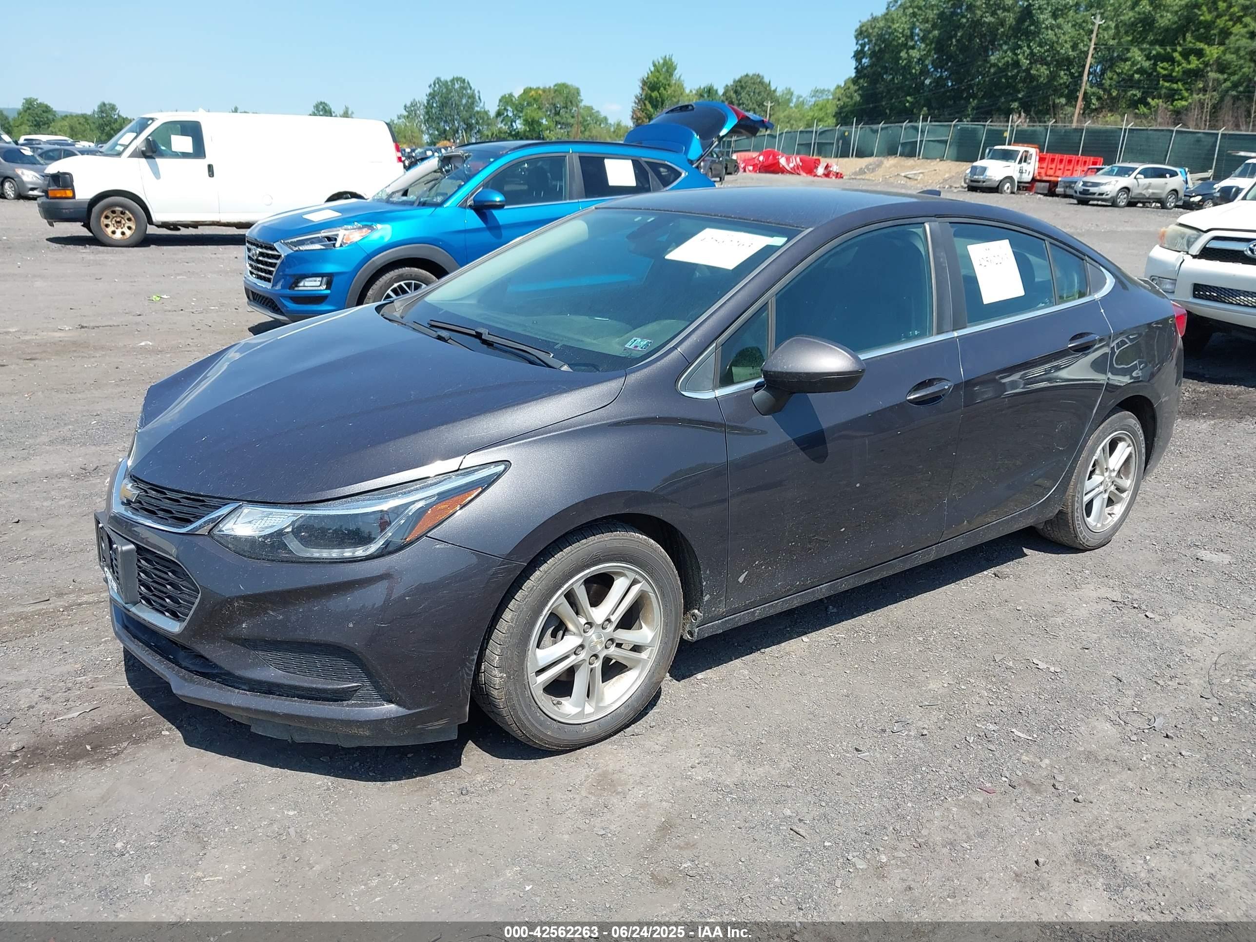 CHEVROLET CRUZE image 2