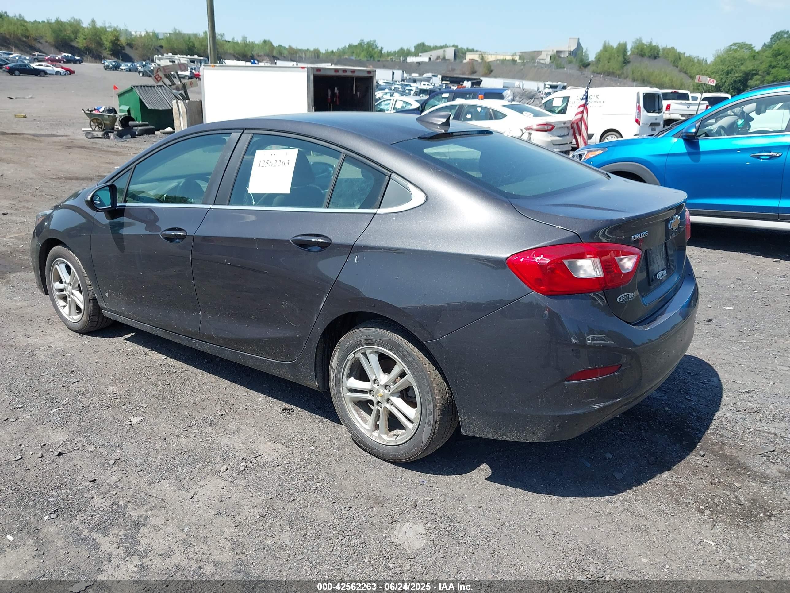 CHEVROLET CRUZE image 3