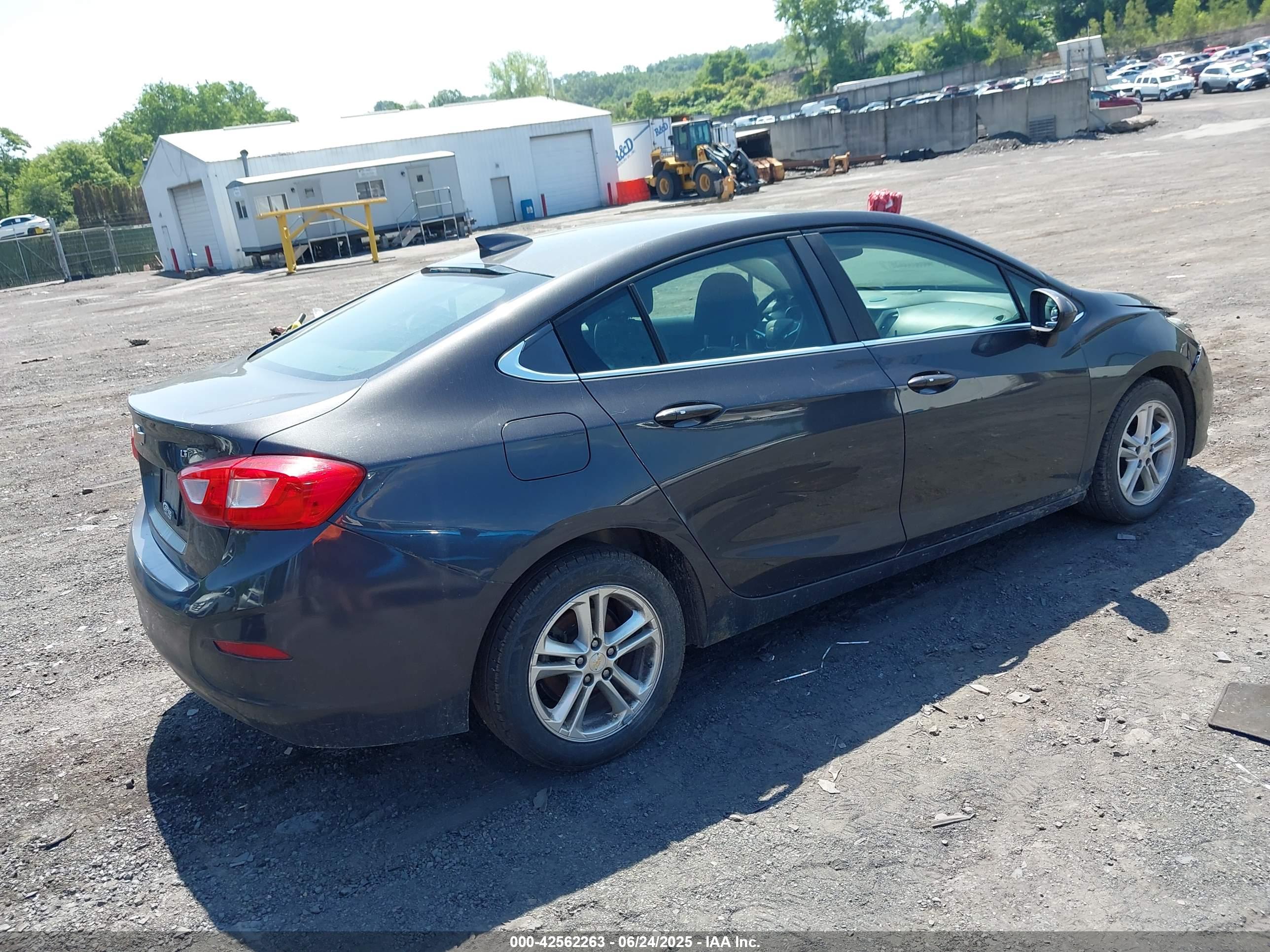 CHEVROLET CRUZE image 4
