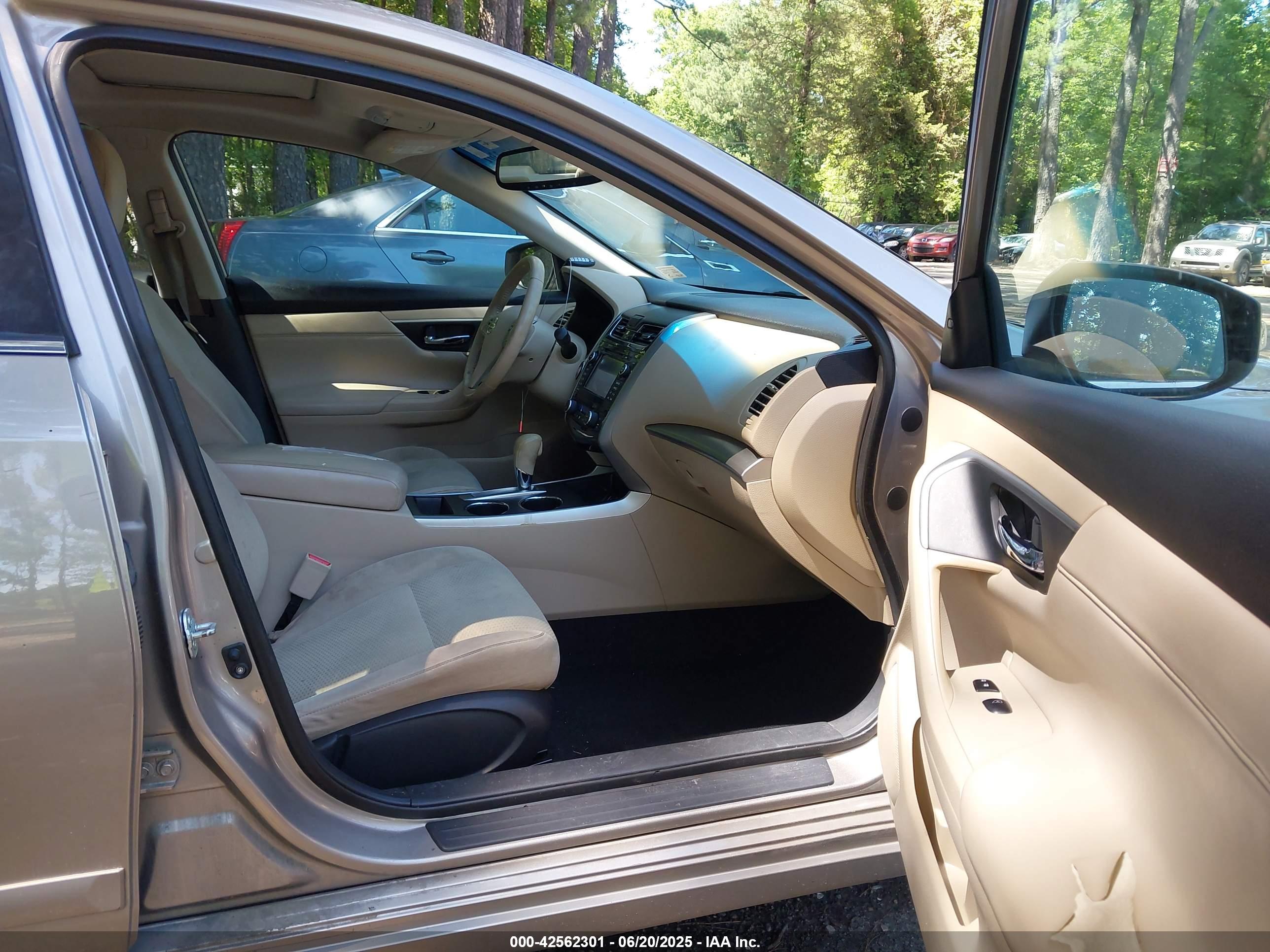 NISSAN ALTIMA image 5