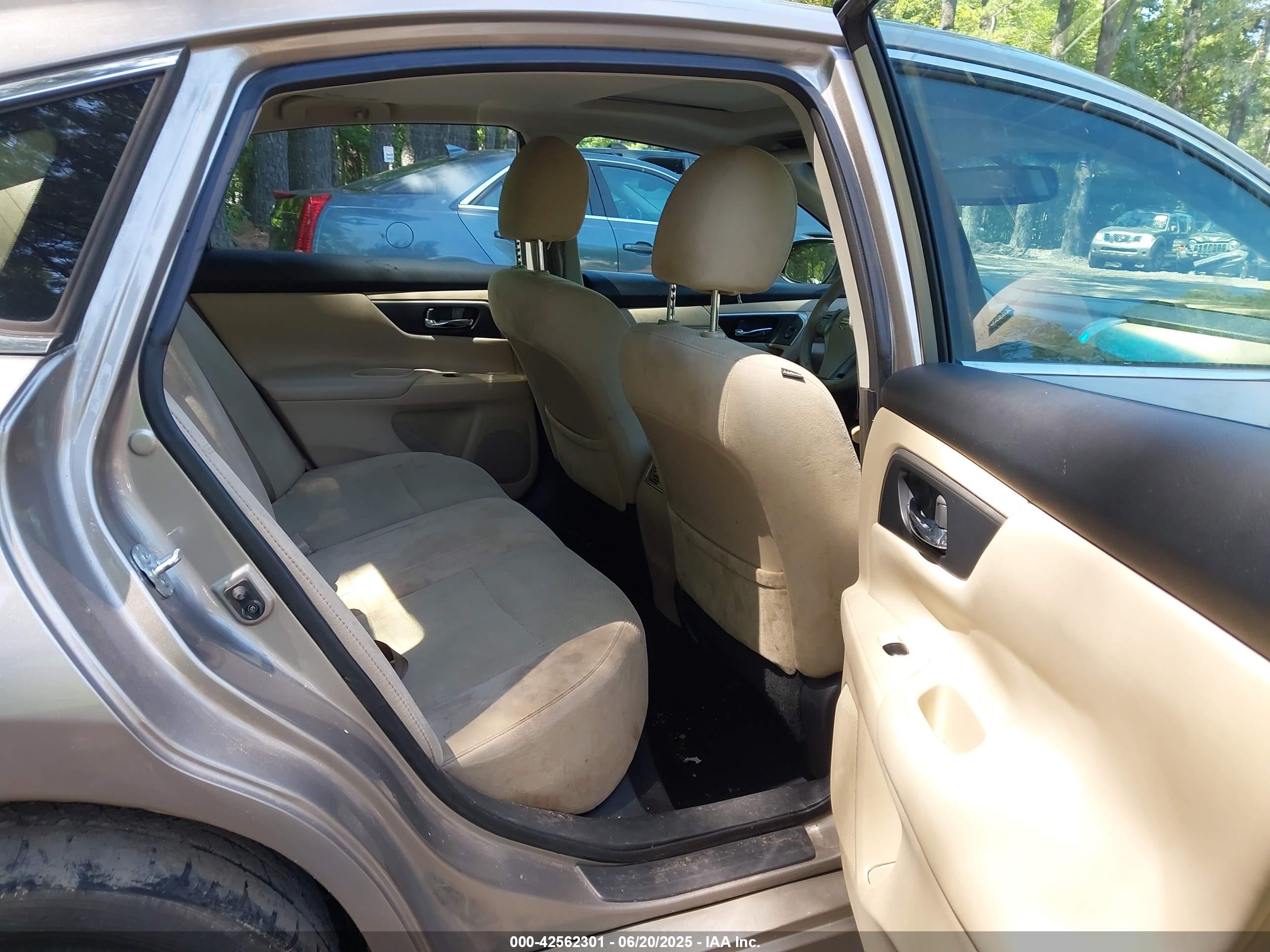NISSAN ALTIMA image 8