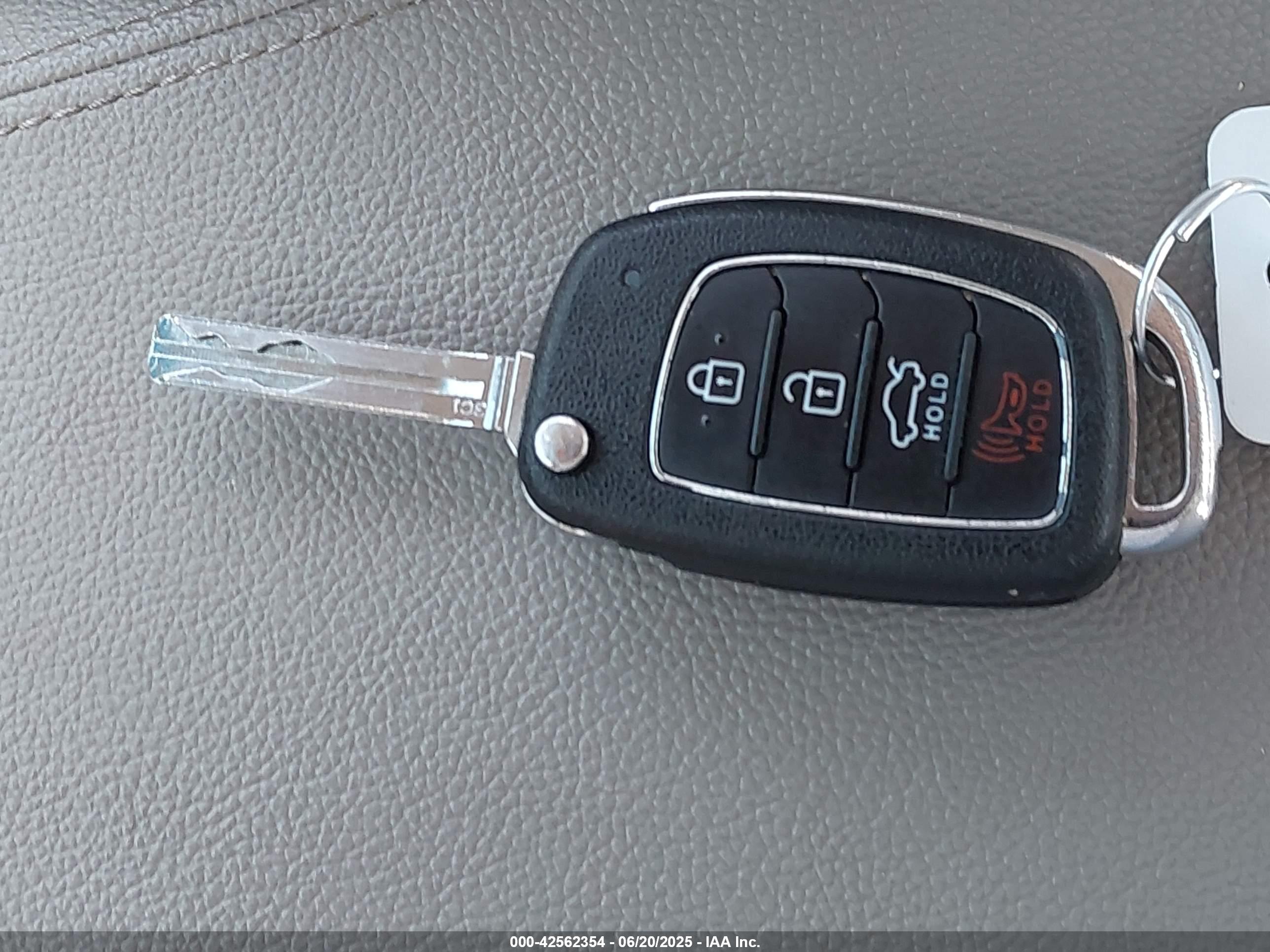 HYUNDAI SONATA image 11