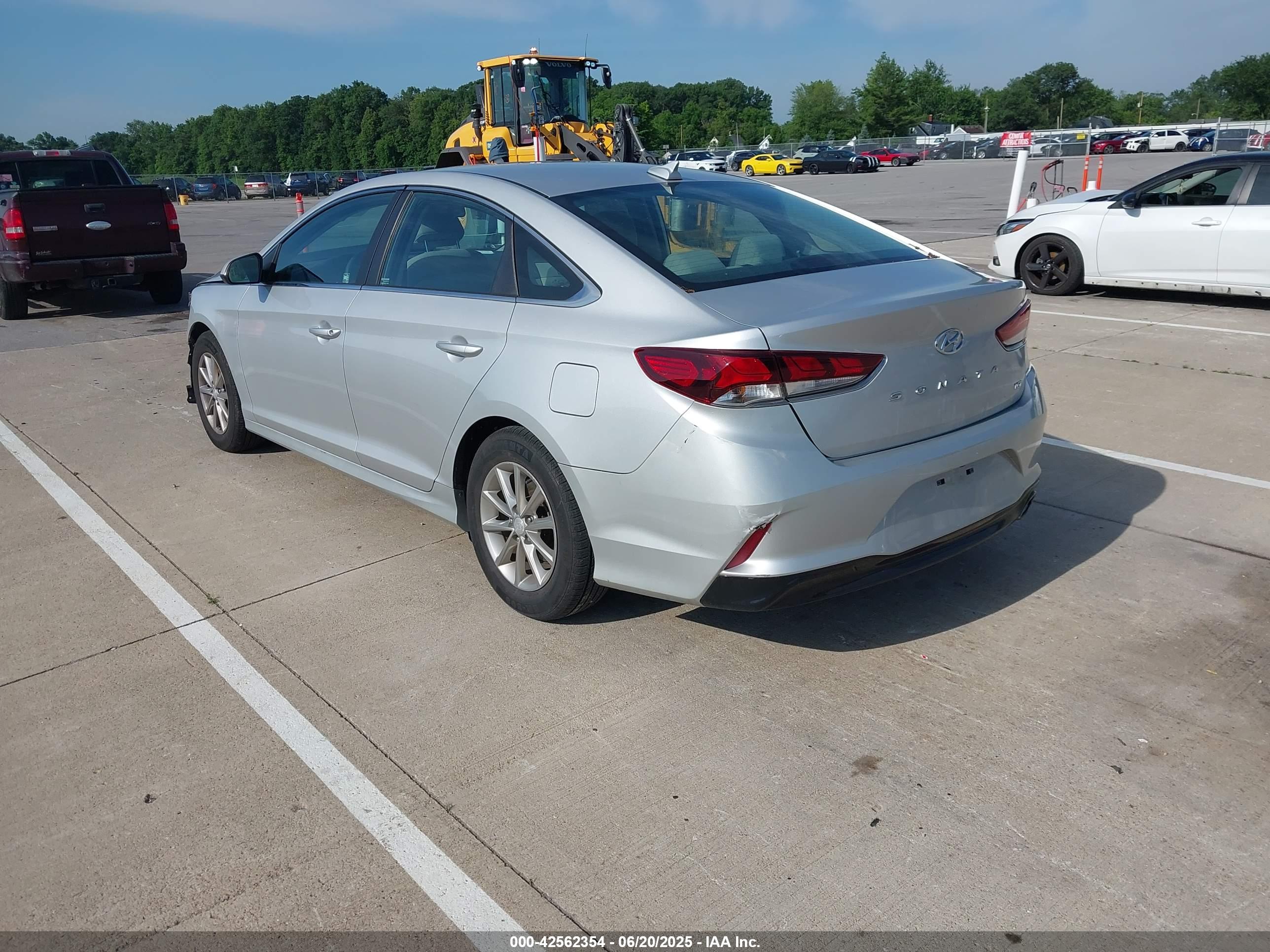 HYUNDAI SONATA image 3