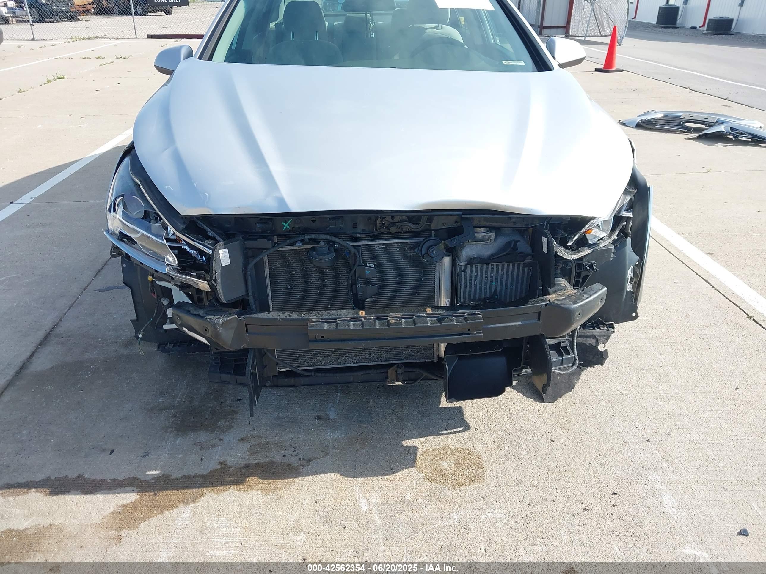 HYUNDAI SONATA image 6