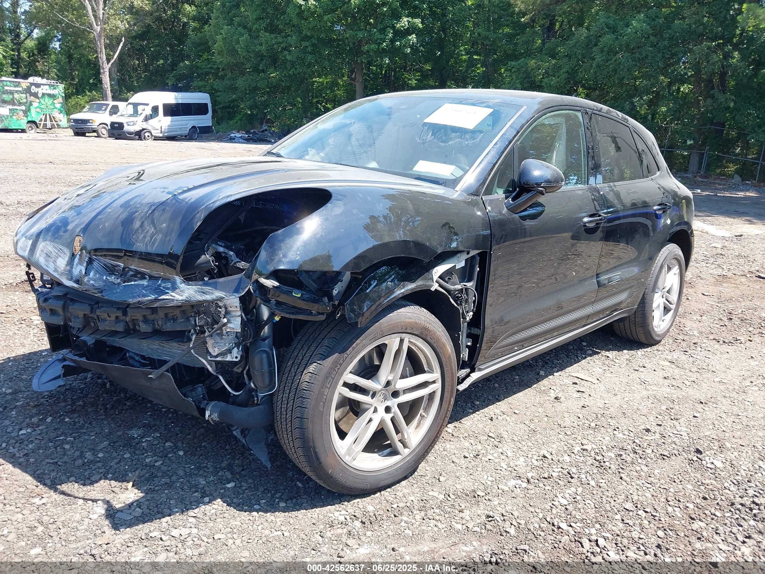 PORSCHE MACAN image 2