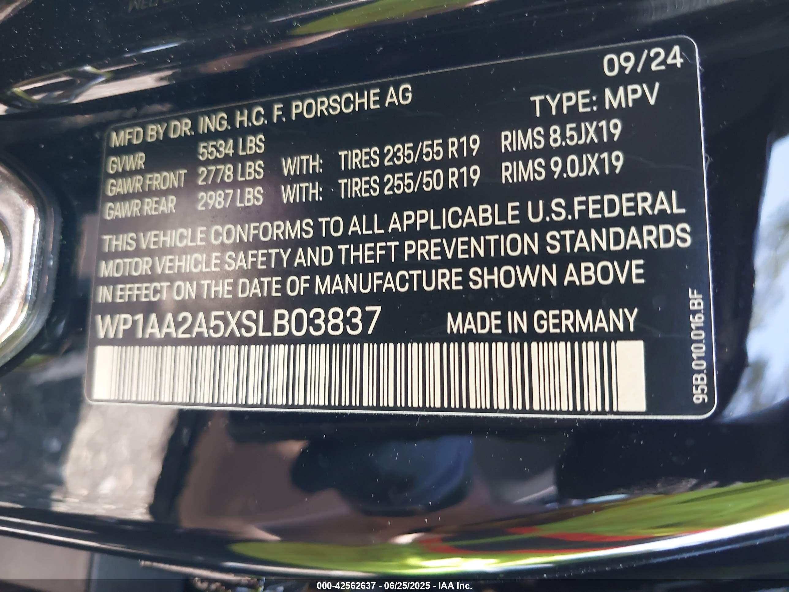 PORSCHE MACAN image 9