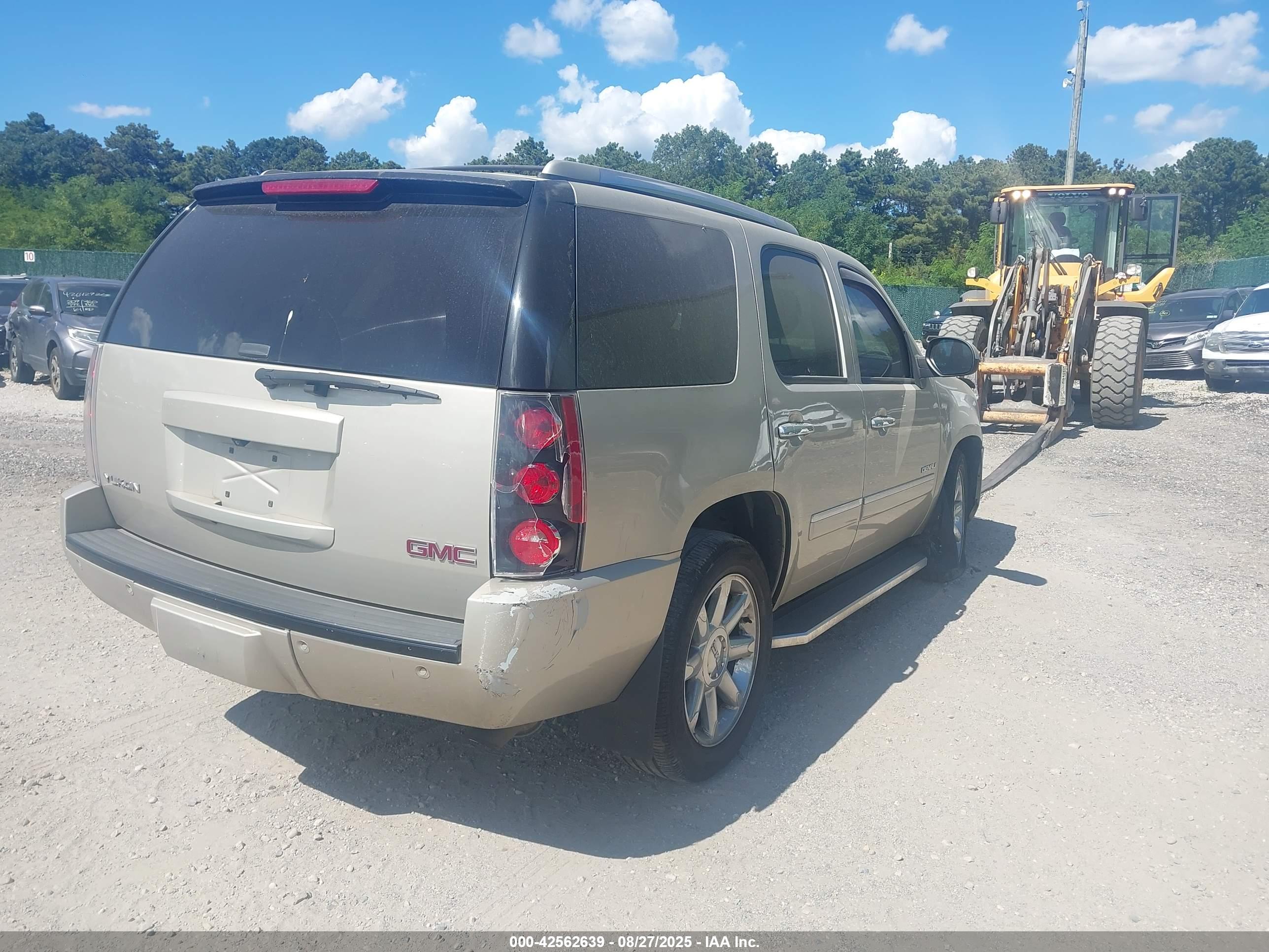 GMC YUKON image 4