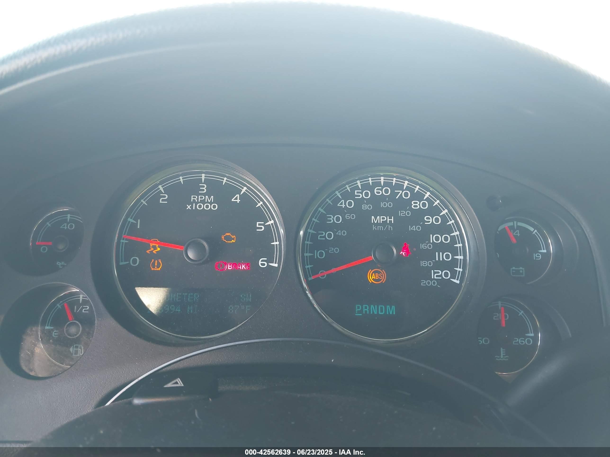 GMC YUKON image 7