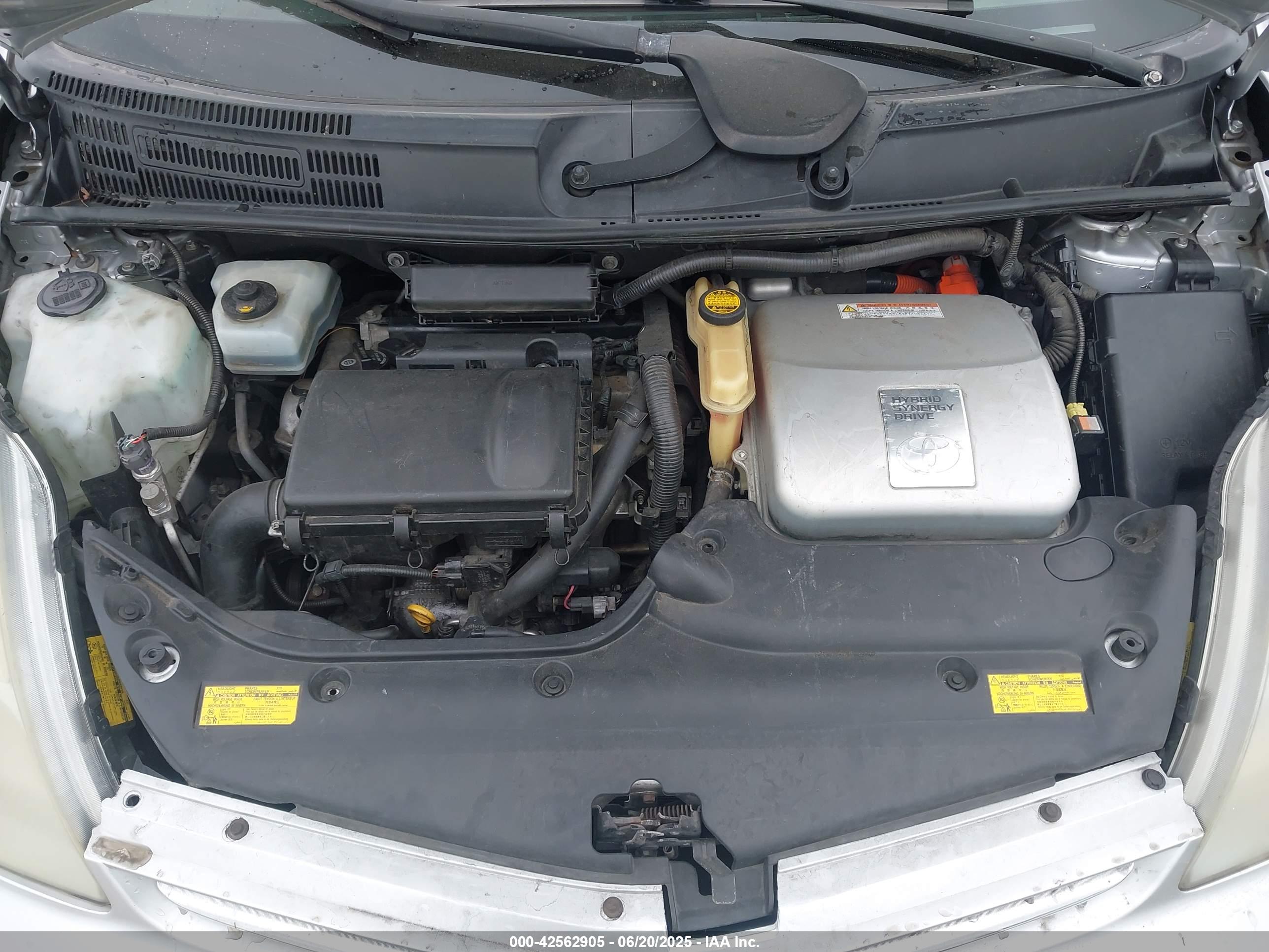 TOYOTA PRIUS image 10