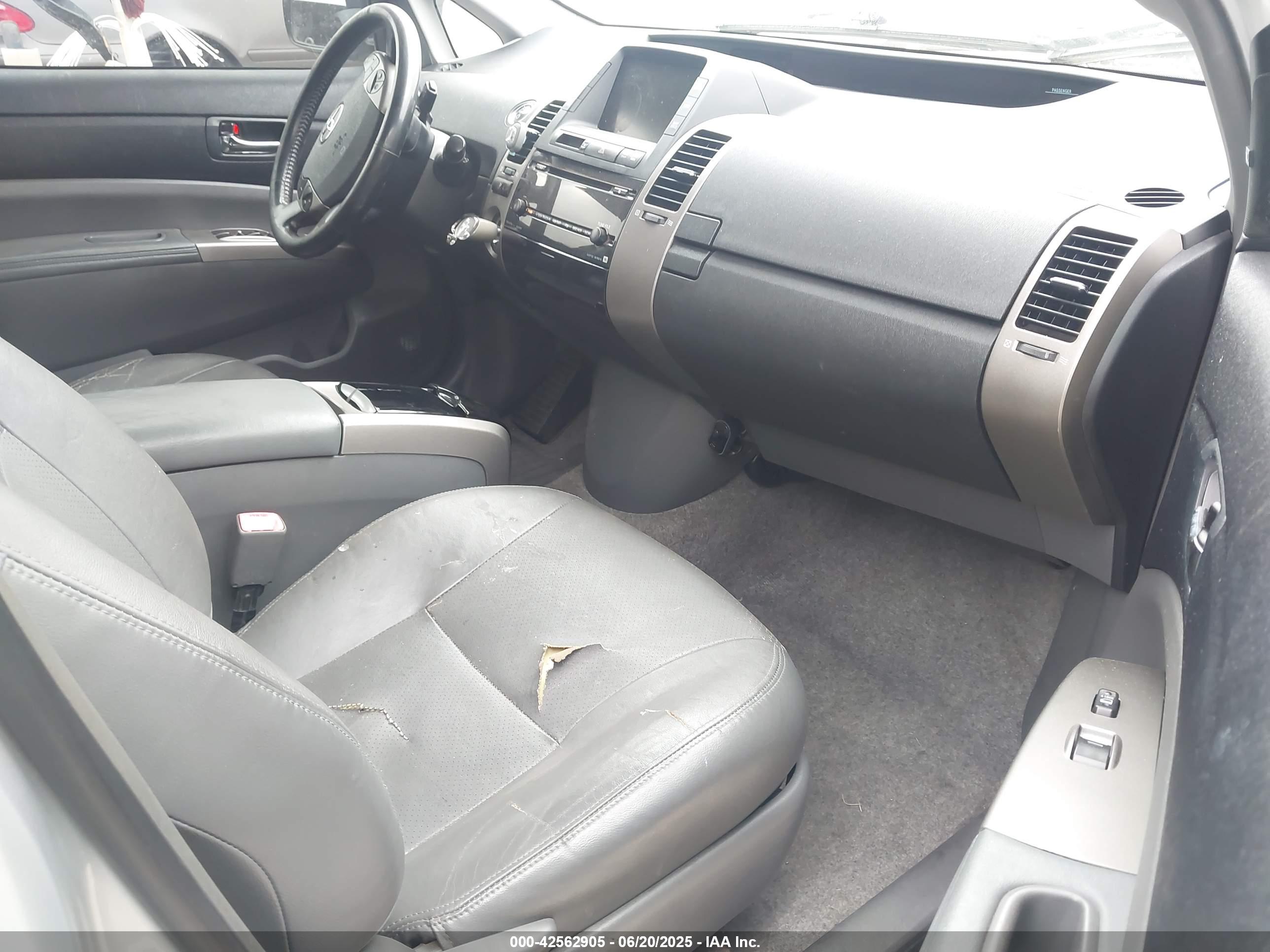 TOYOTA PRIUS image 5