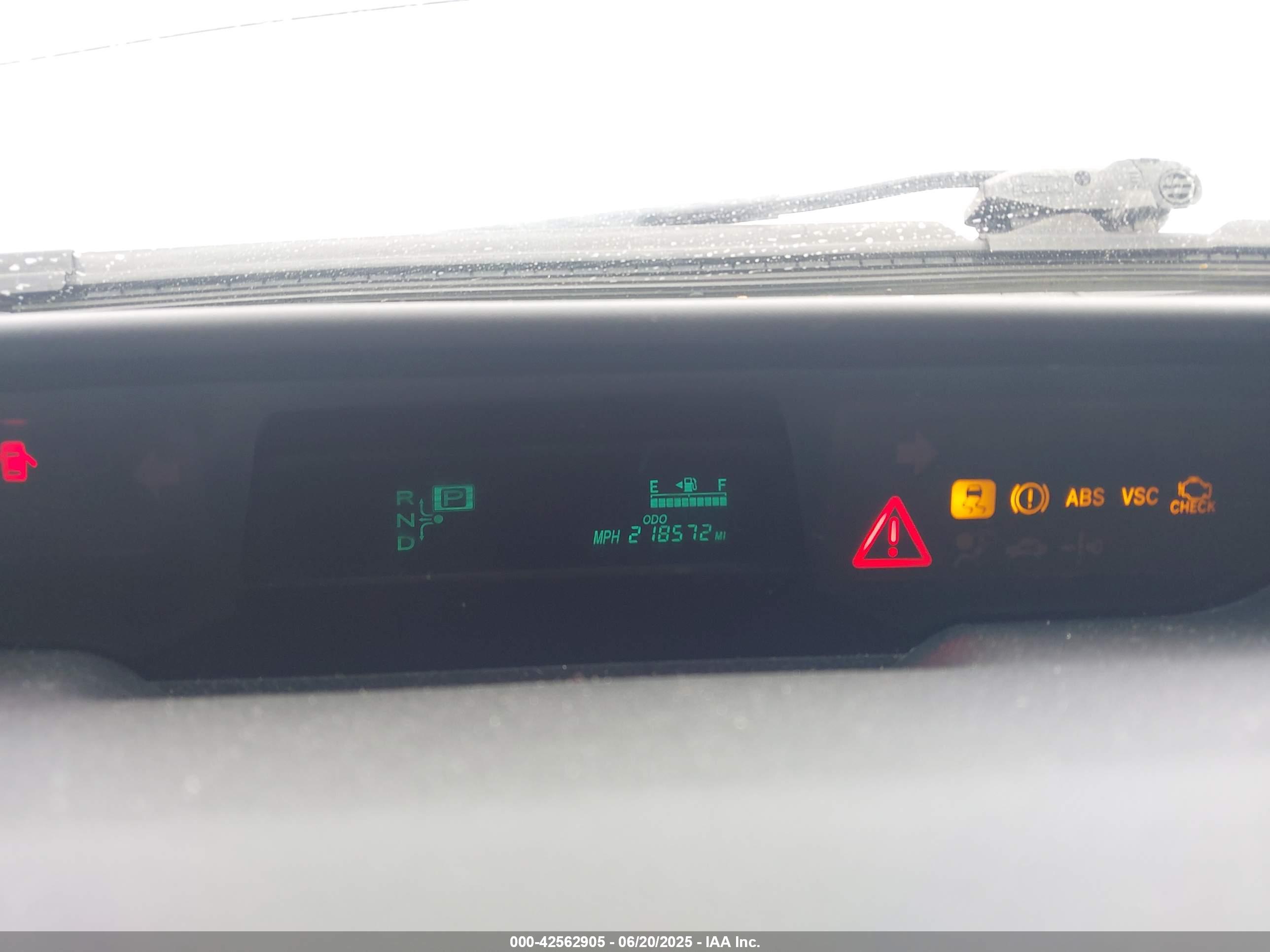 TOYOTA PRIUS image 7