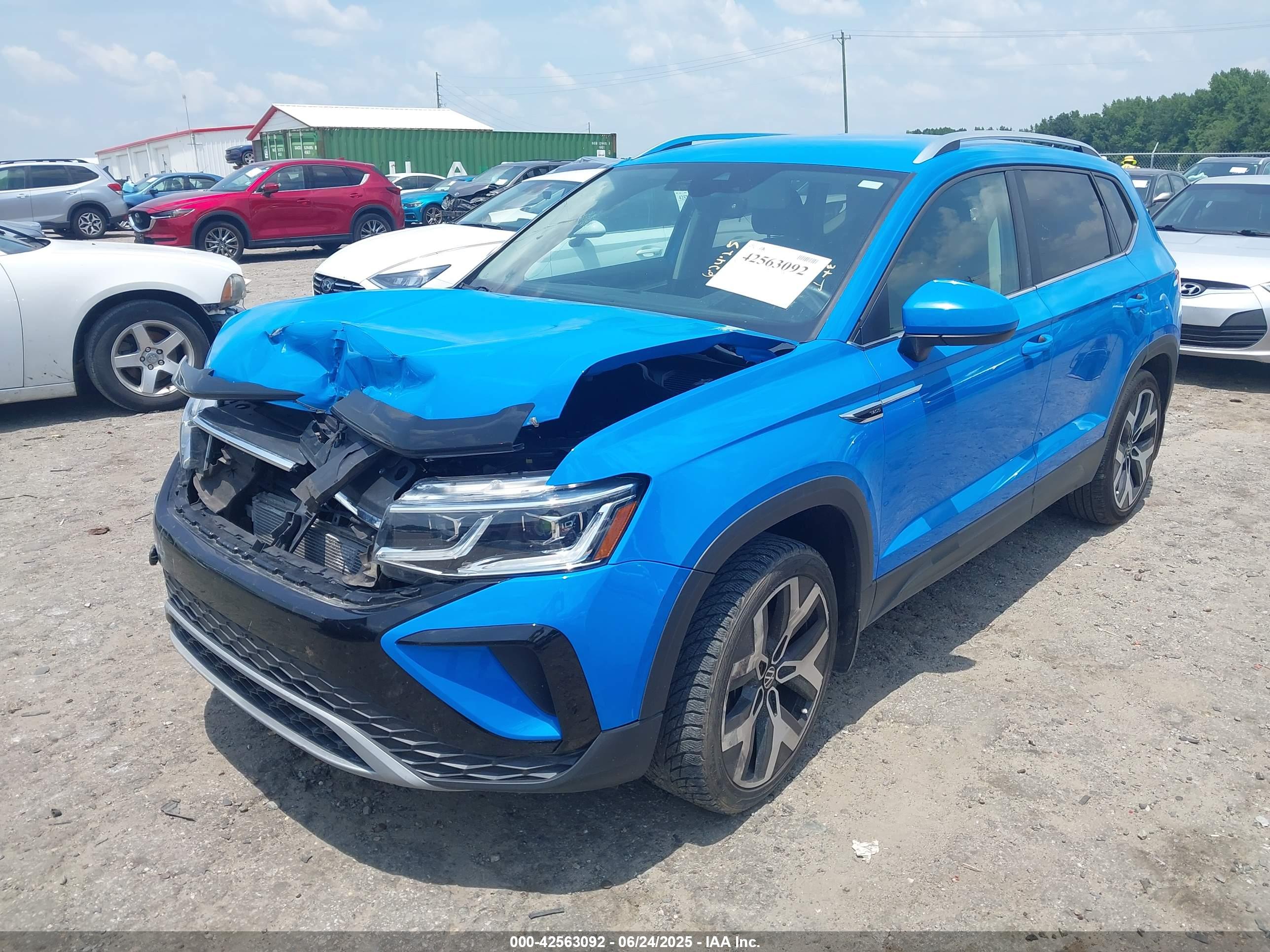 VOLKSWAGEN TAOS image 2