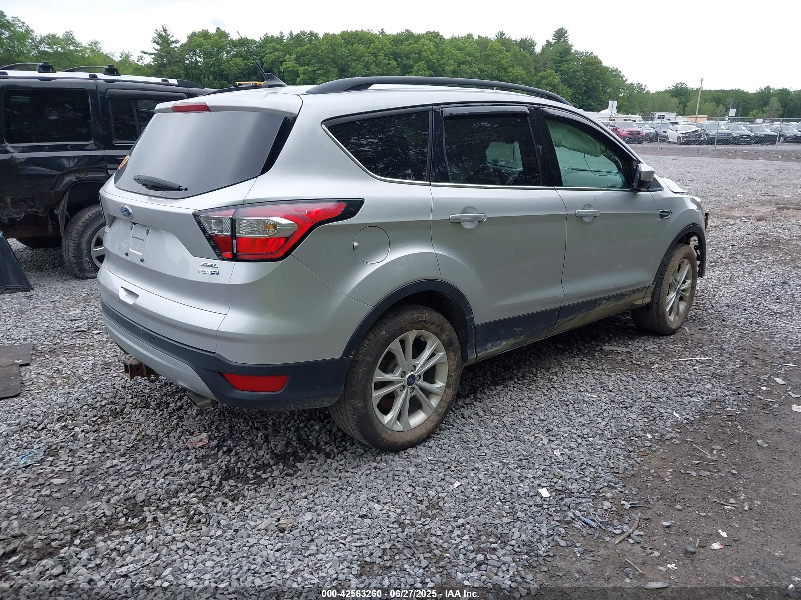 FORD ESCAPE image 4