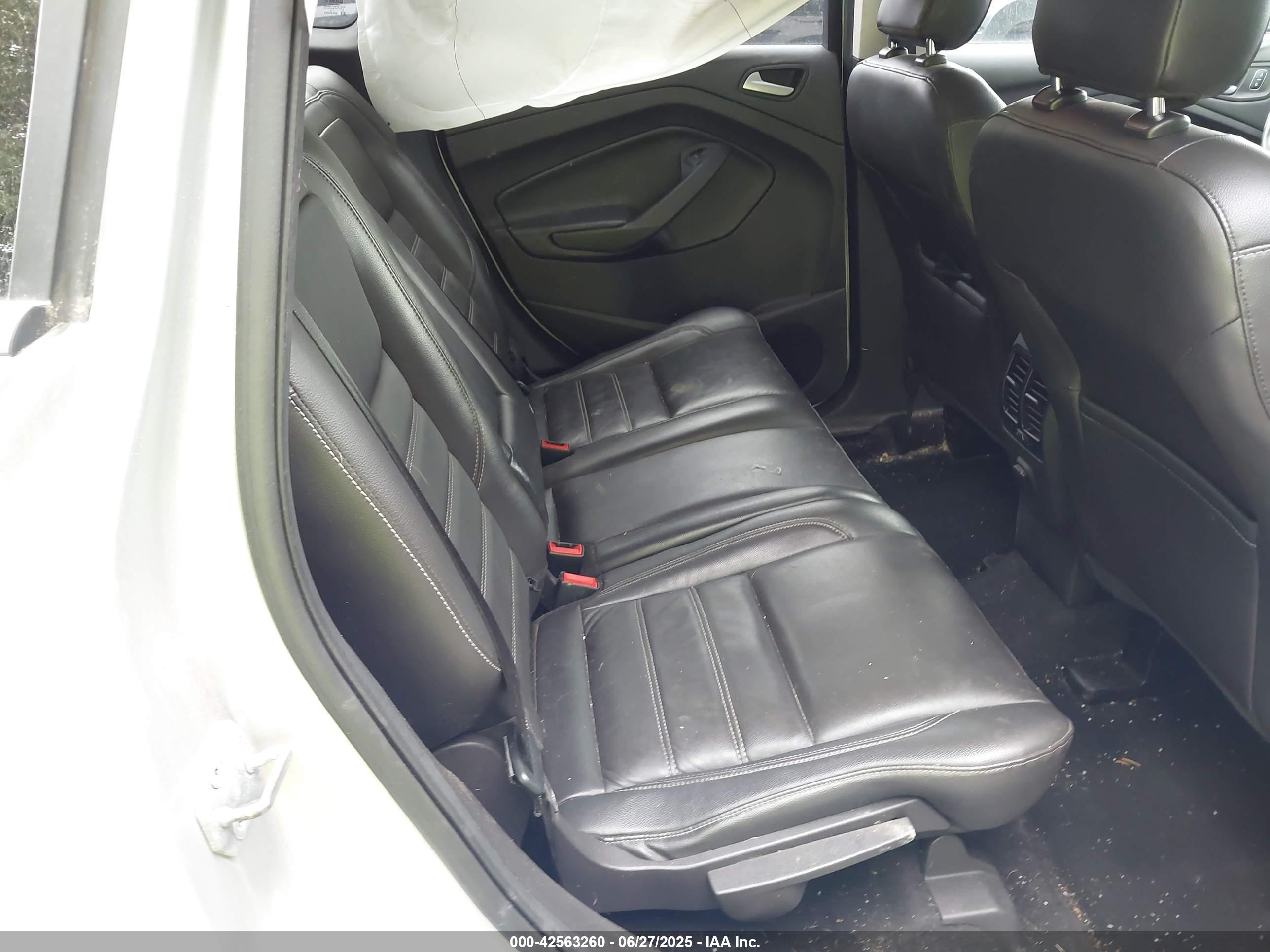 FORD ESCAPE image 8