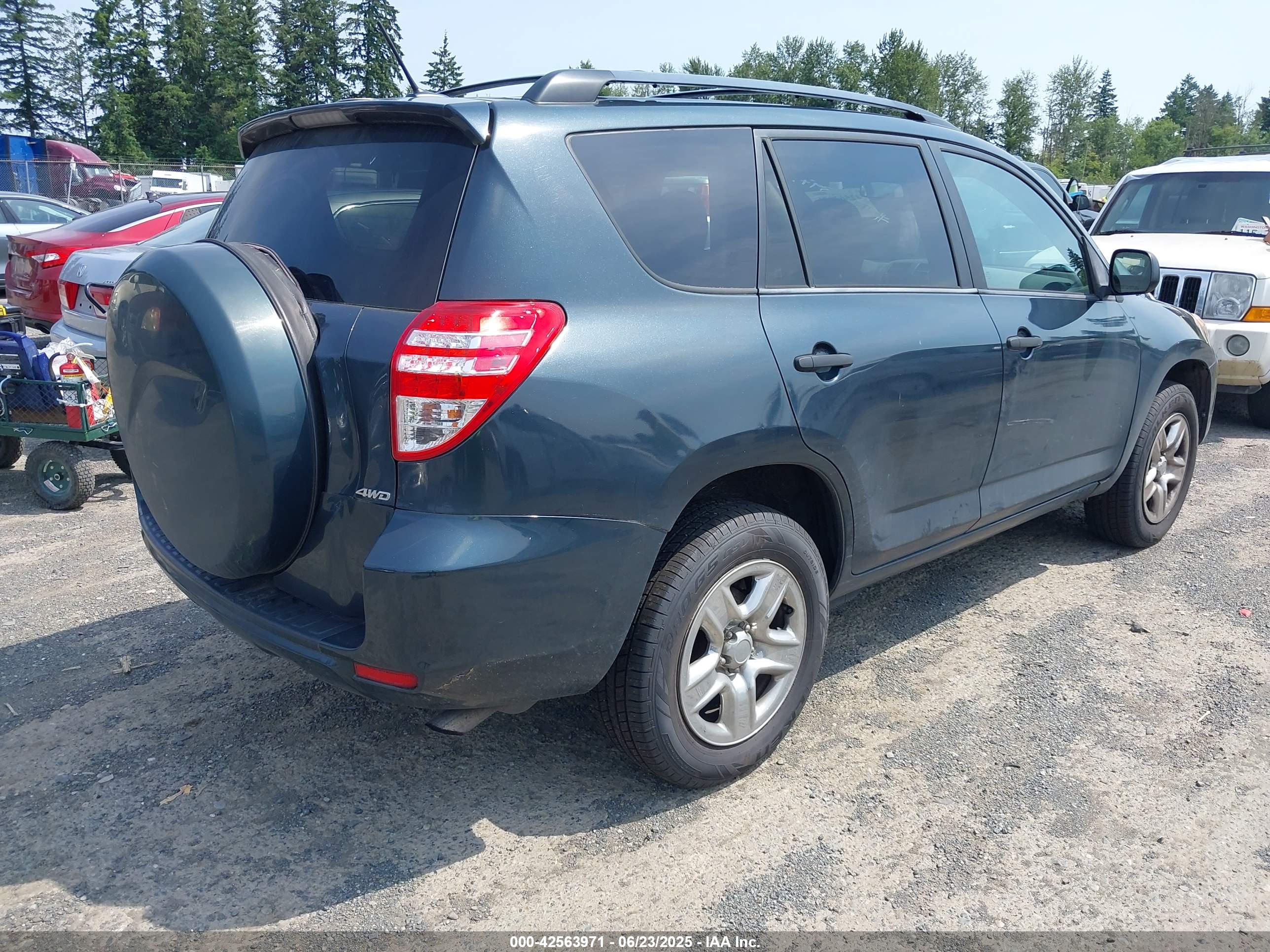TOYOTA RAV4 image 4