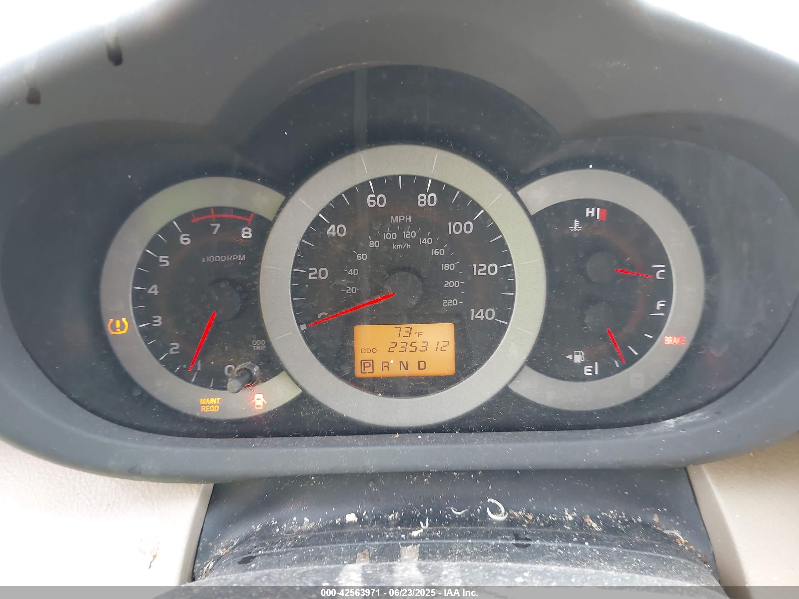 TOYOTA RAV4 image 7