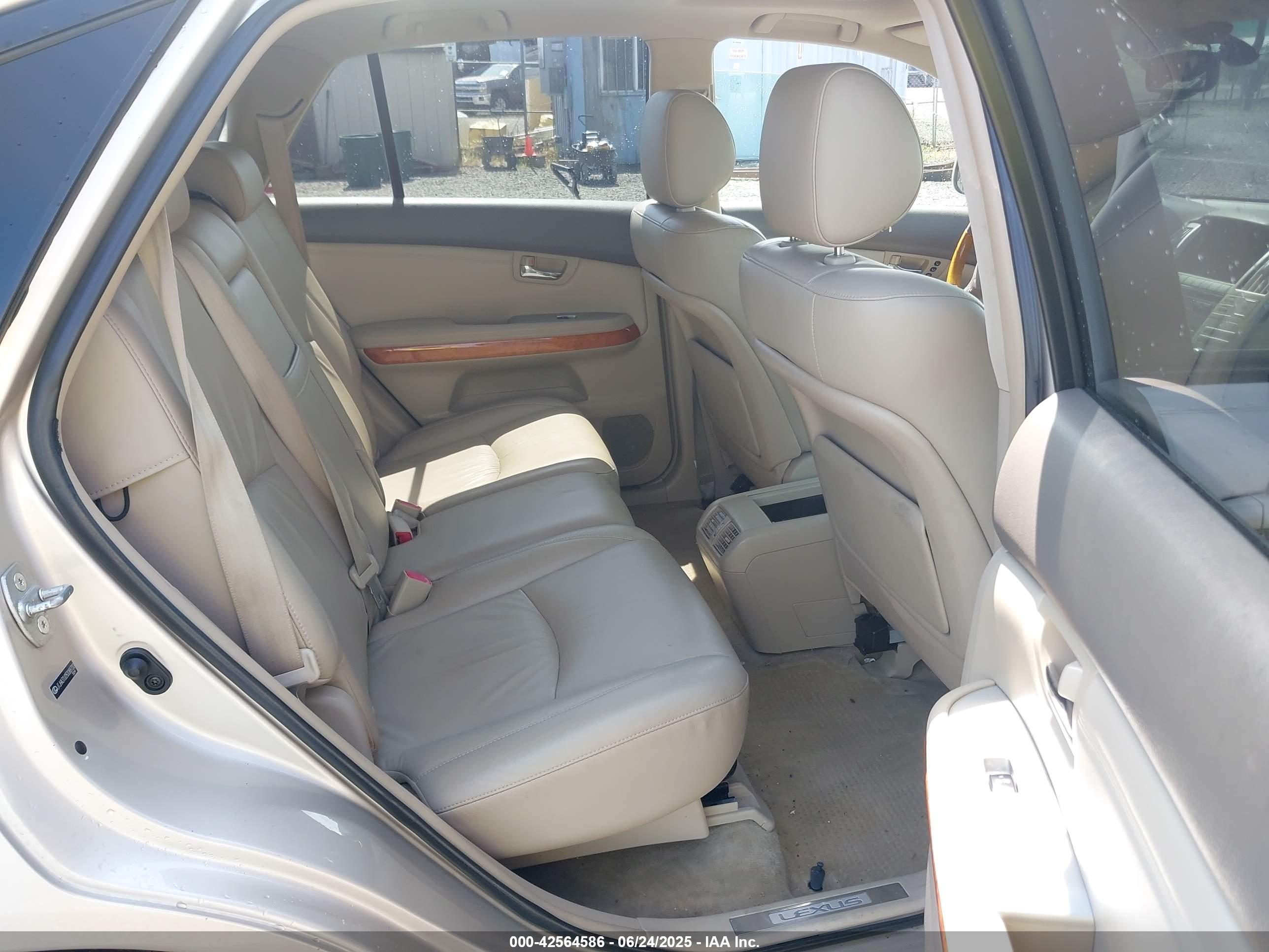 LEXUS RX image 8