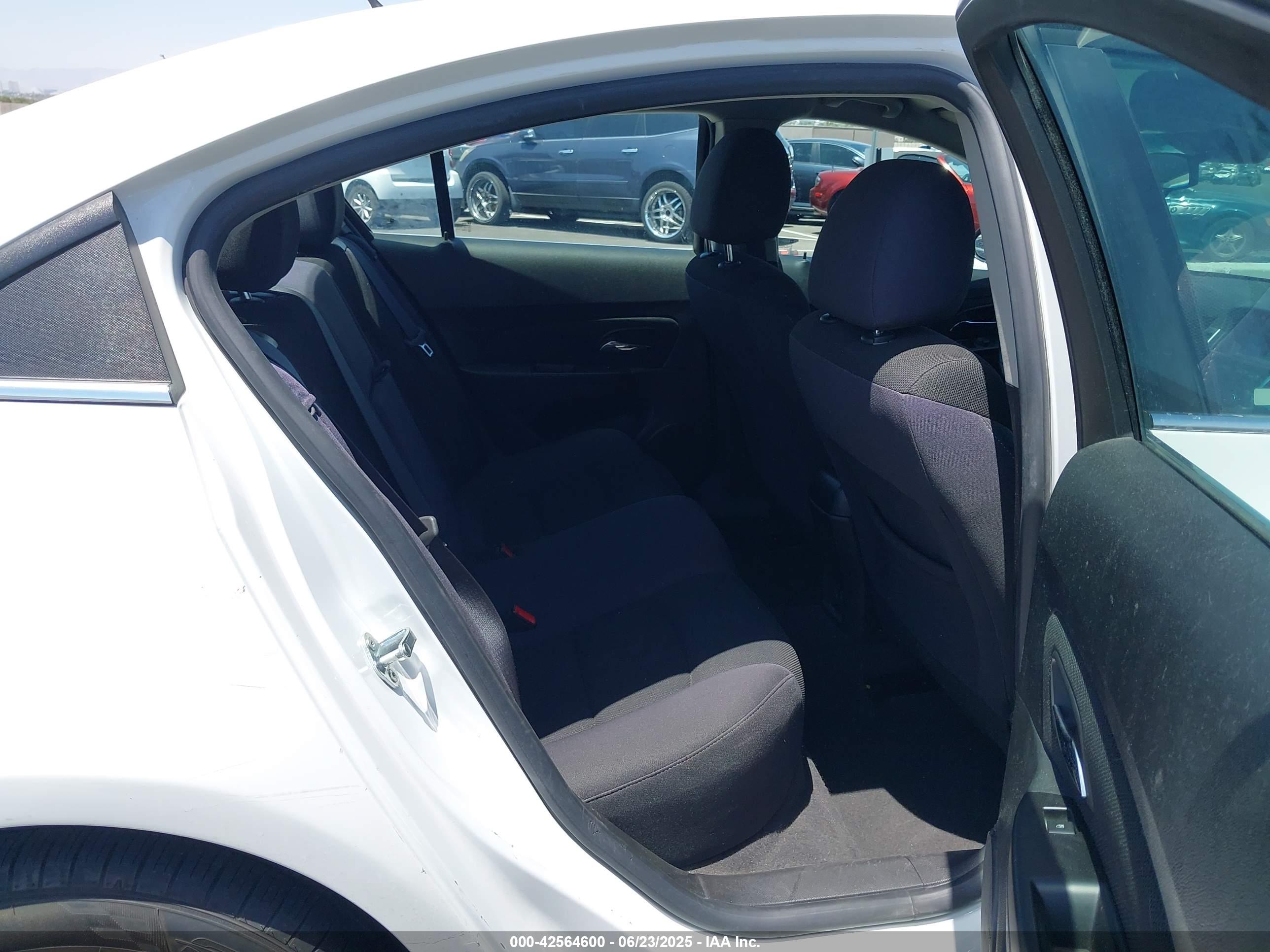 CHEVROLET CRUZE image 8