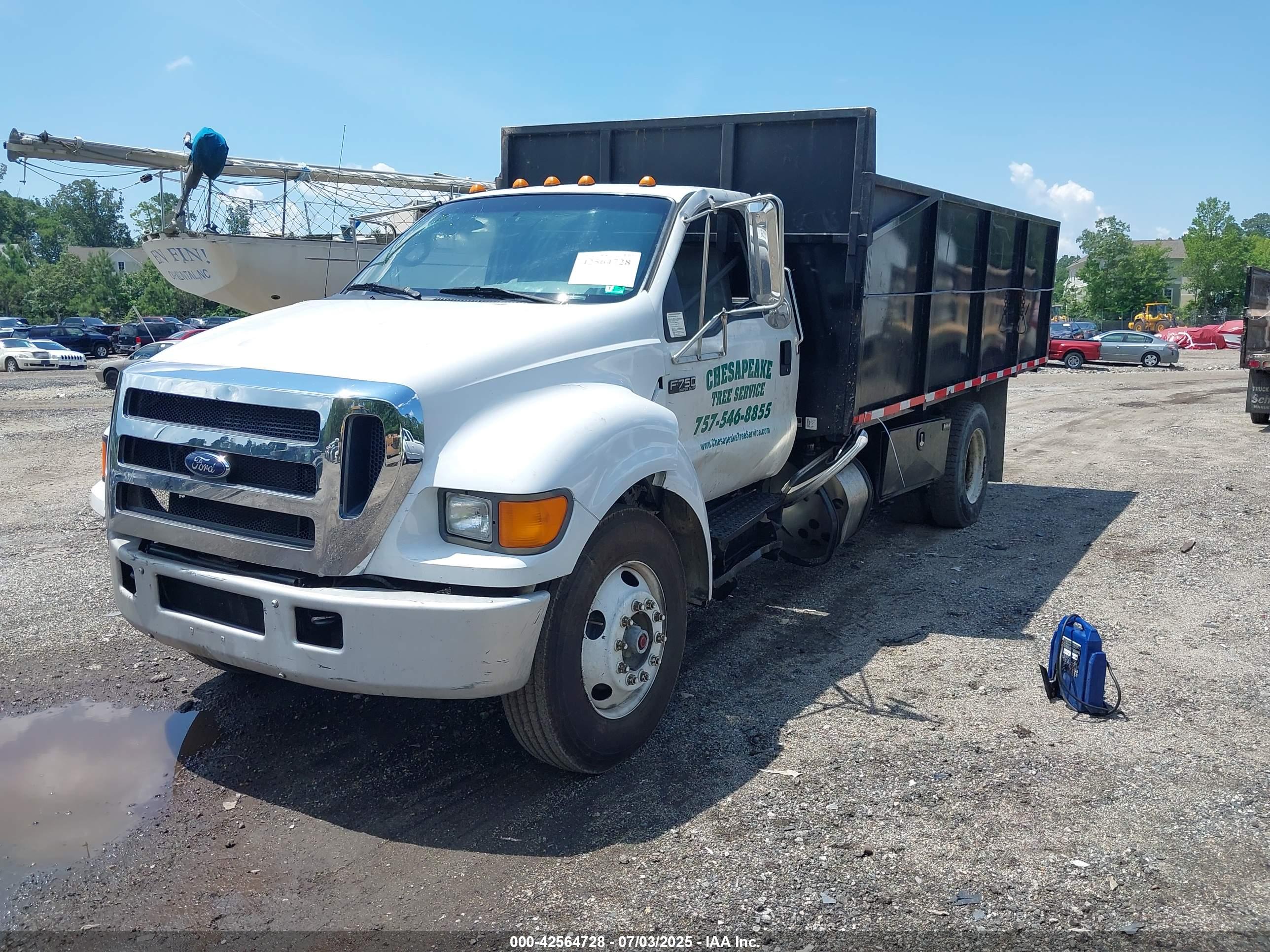 FORD F-750 image 2