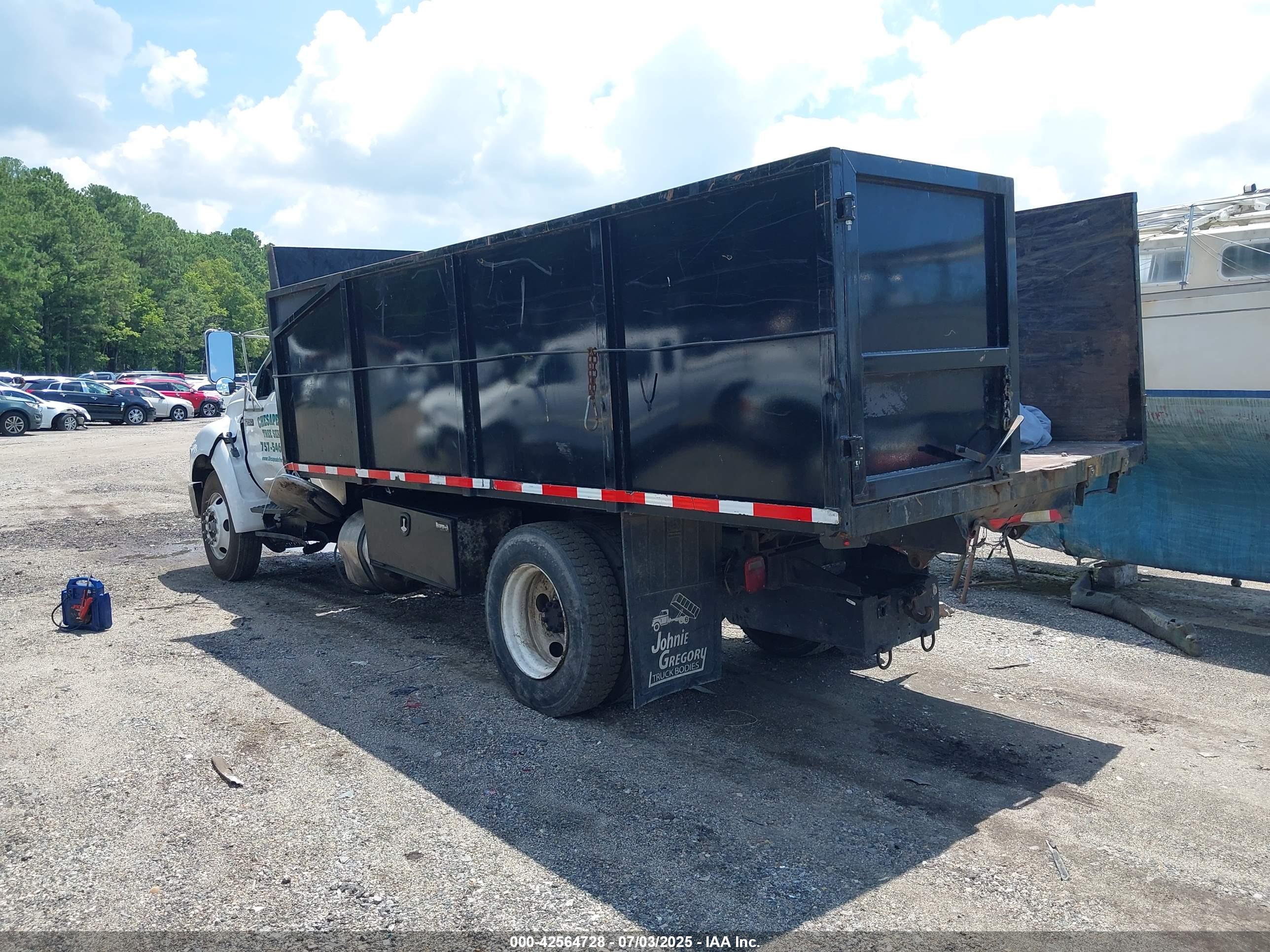 FORD F-750 image 3