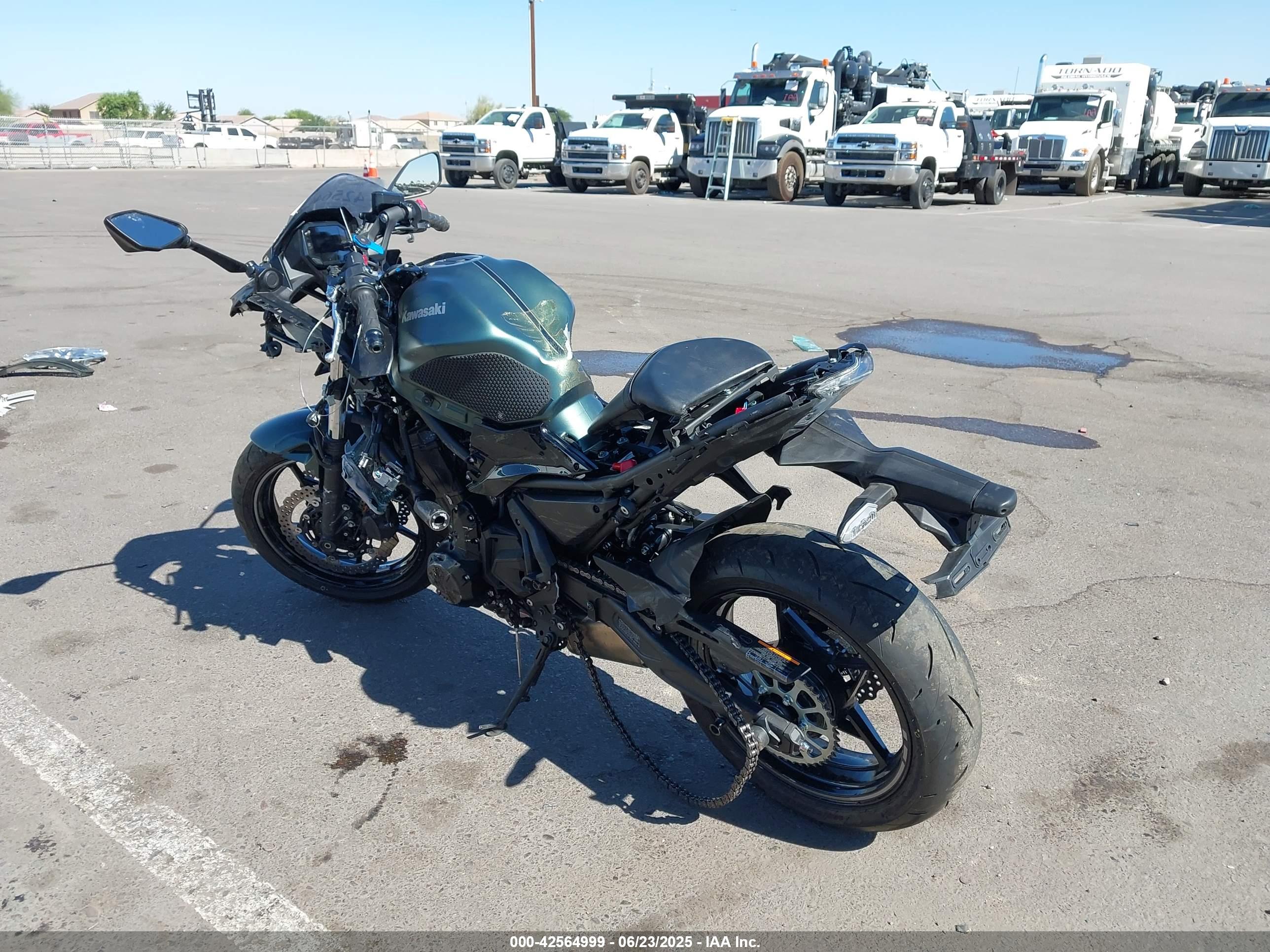 KAWASAKI EX650 image 3