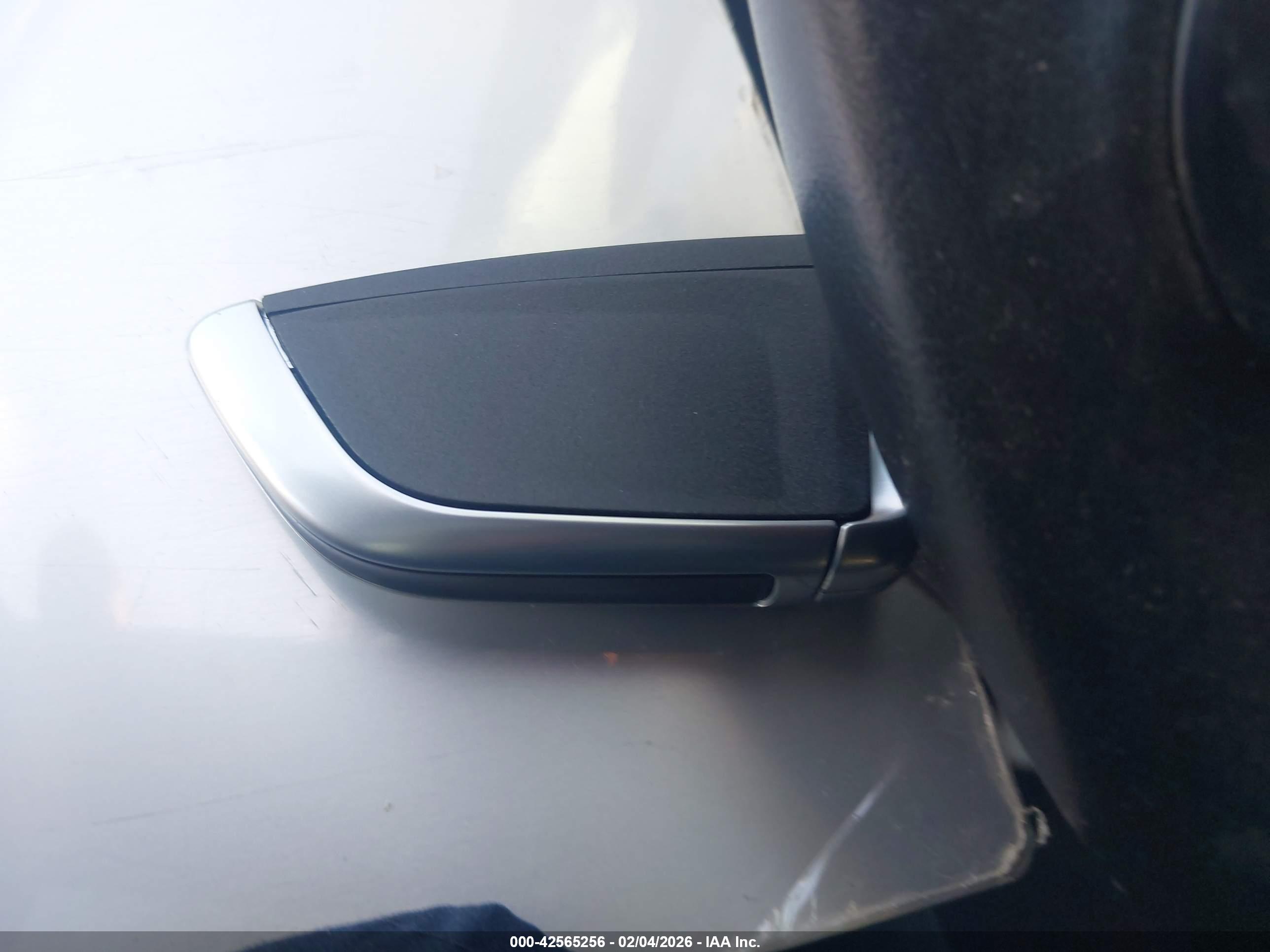 BMW 330I image 11