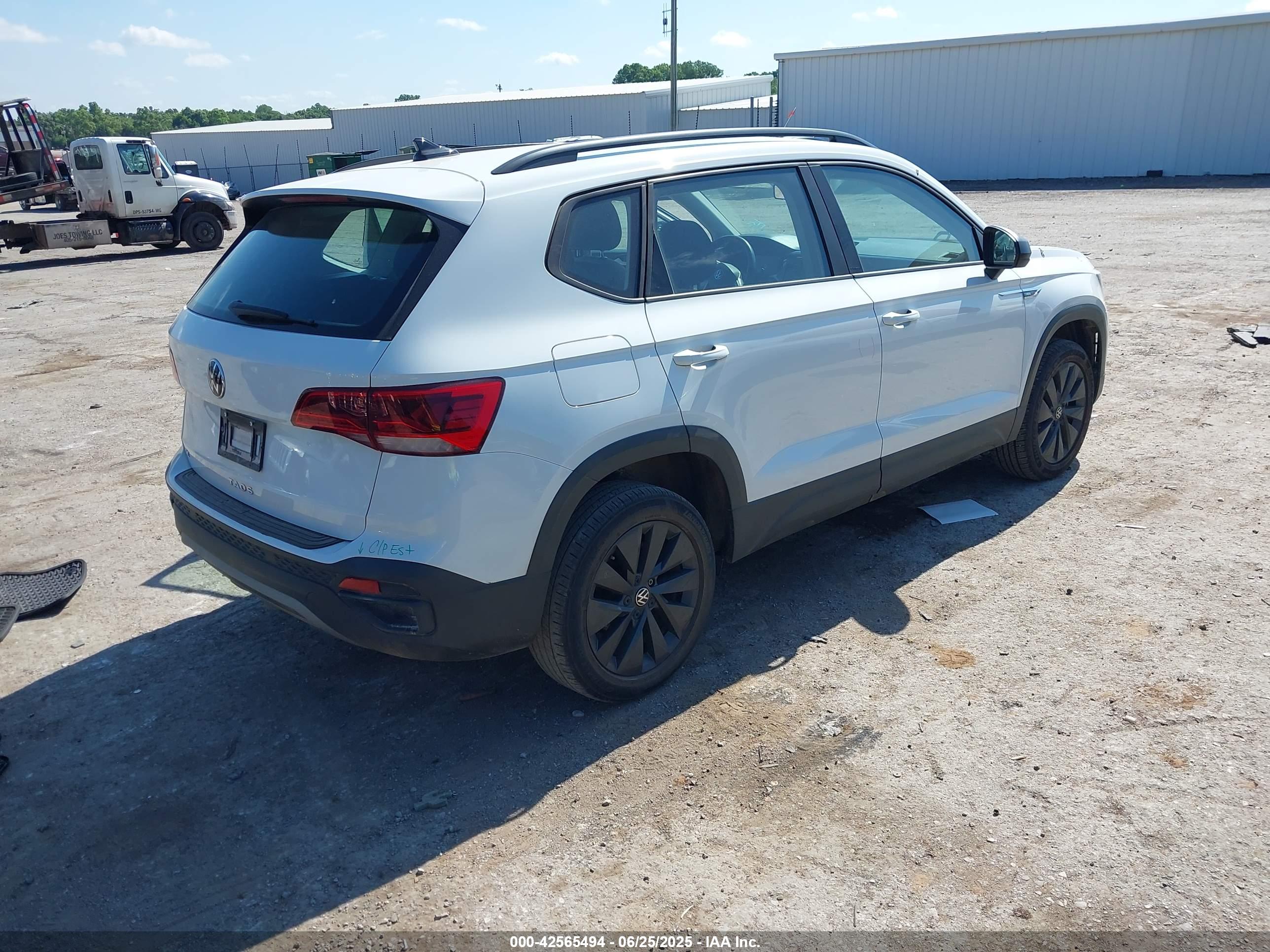 VOLKSWAGEN TAOS image 4