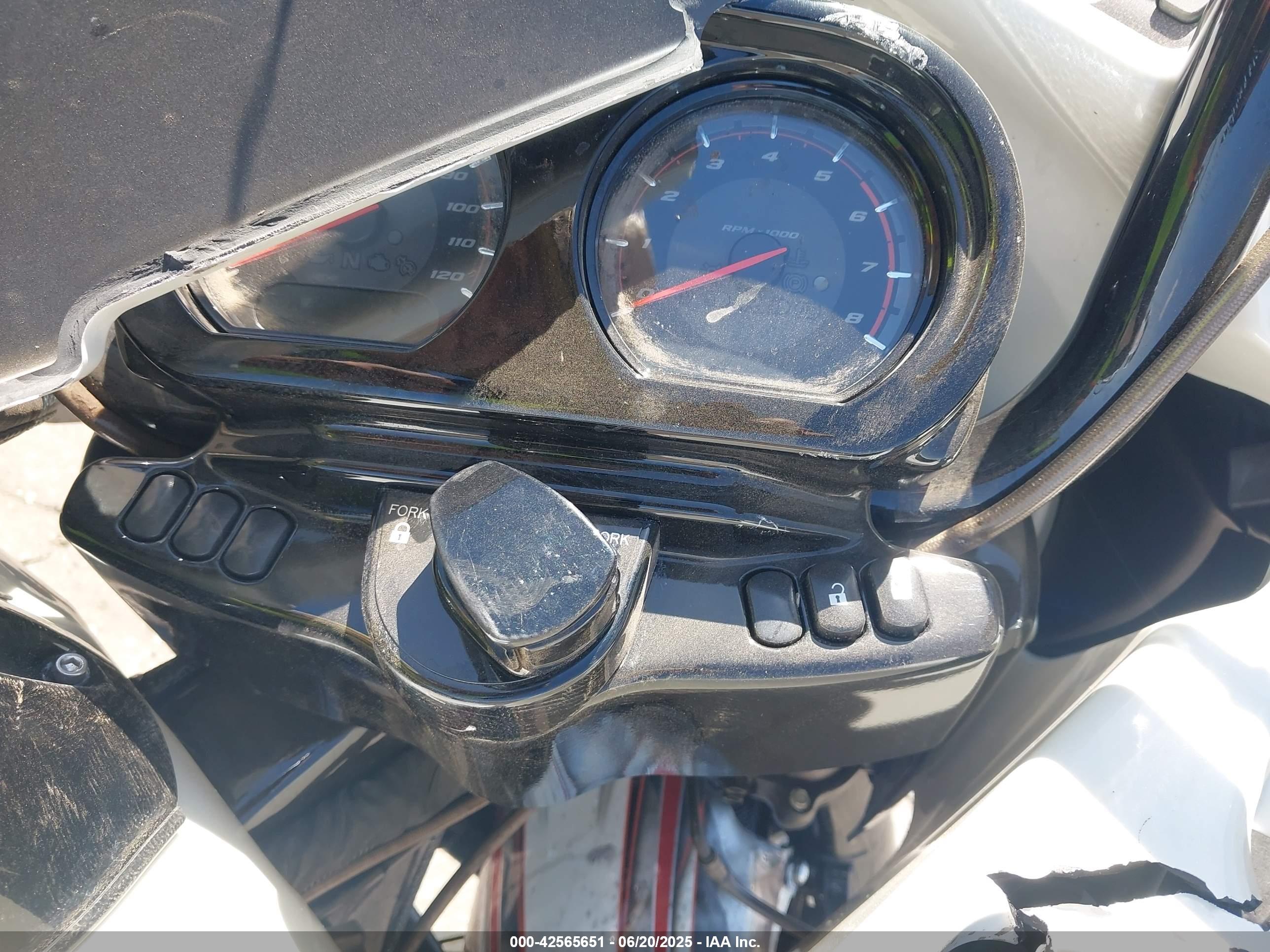 HARLEY-DAVIDSON FLTRXSE image 7