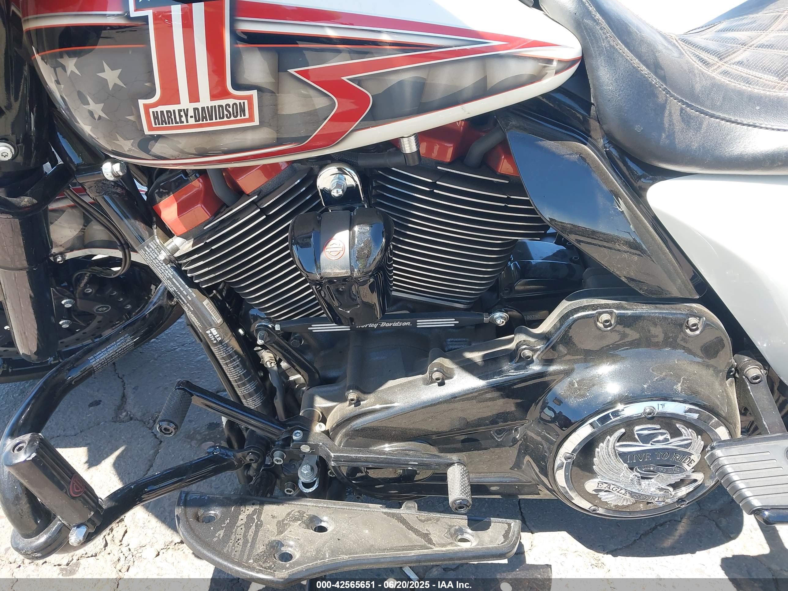 HARLEY-DAVIDSON FLTRXSE image 9