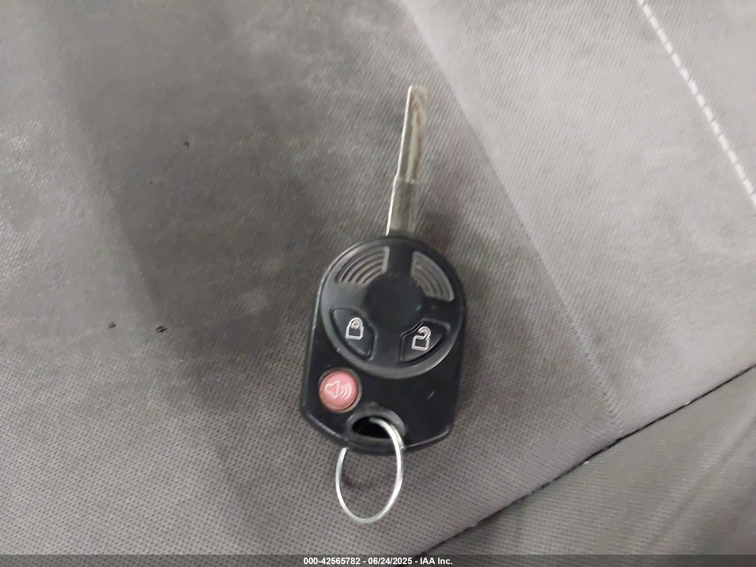 FORD ESCAPE image 11