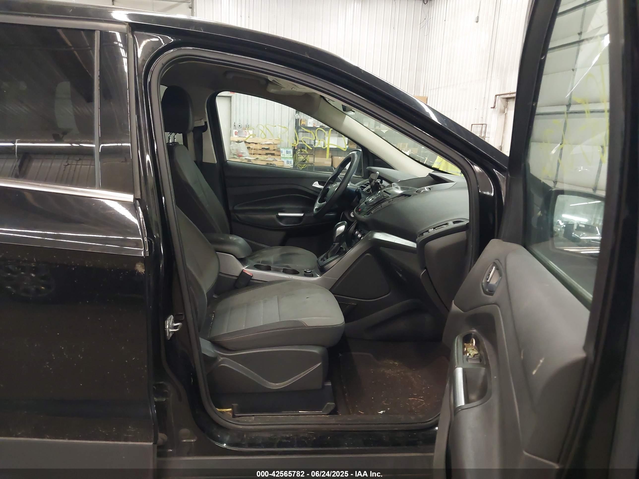 FORD ESCAPE image 5