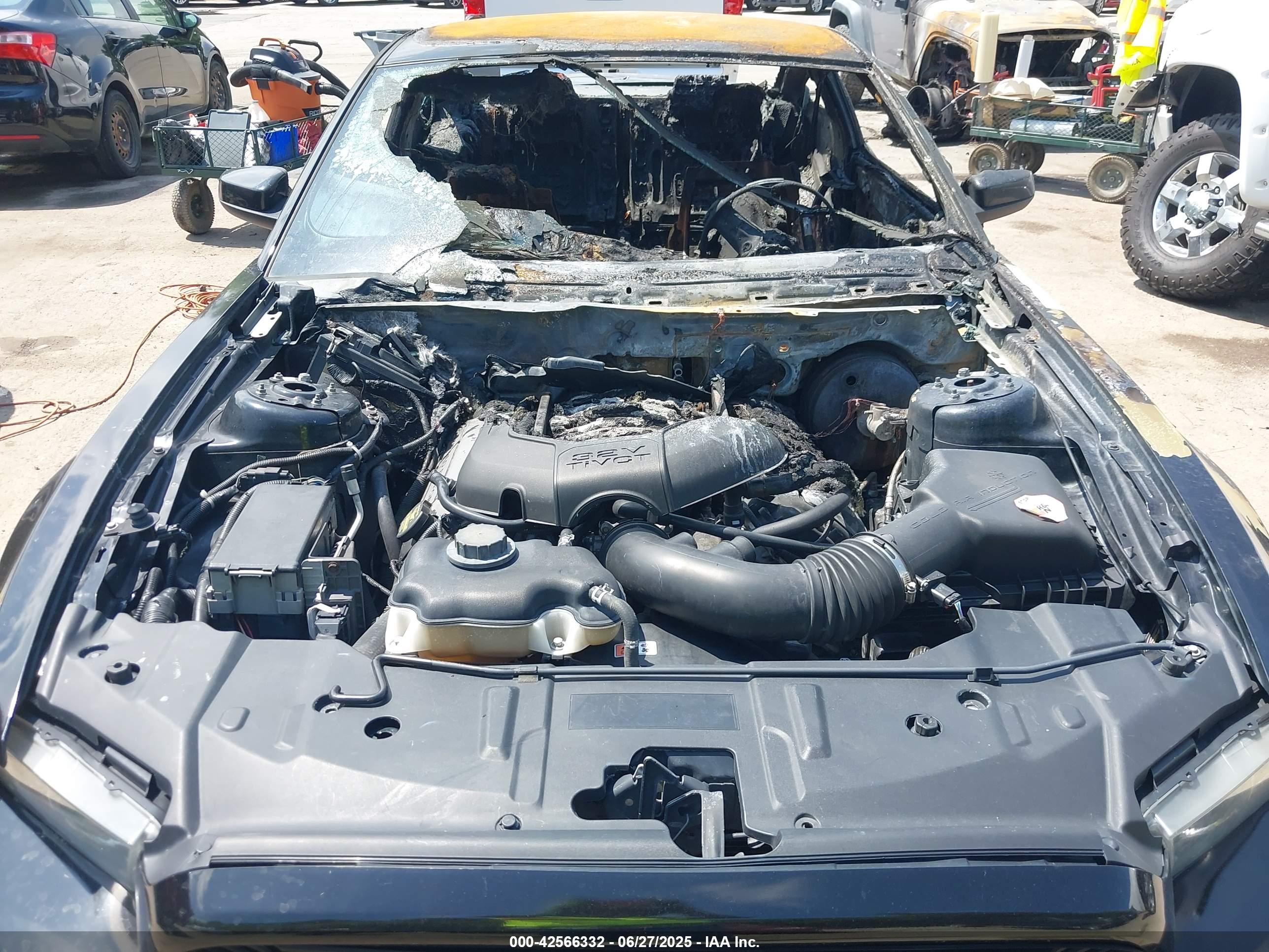 FORD MUSTANG image 10