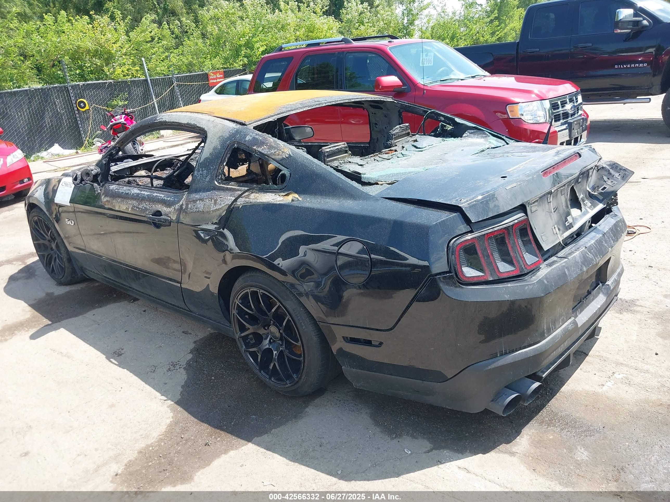FORD MUSTANG image 3