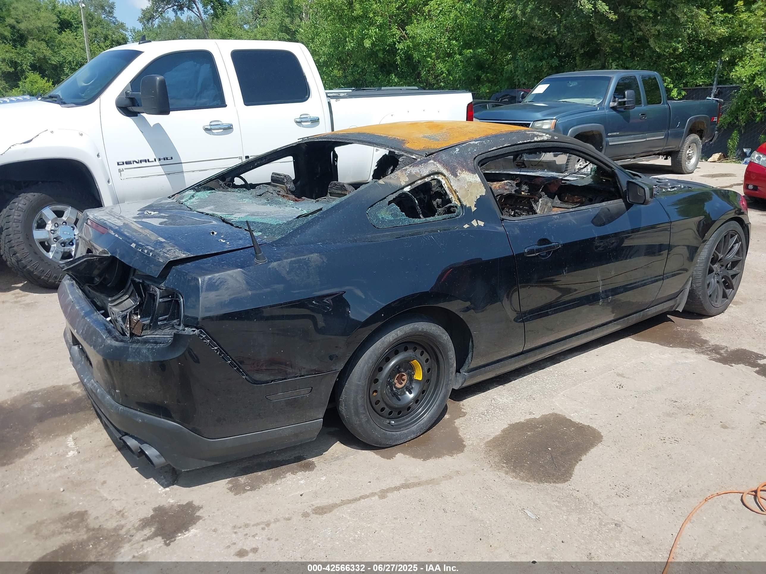 FORD MUSTANG image 4