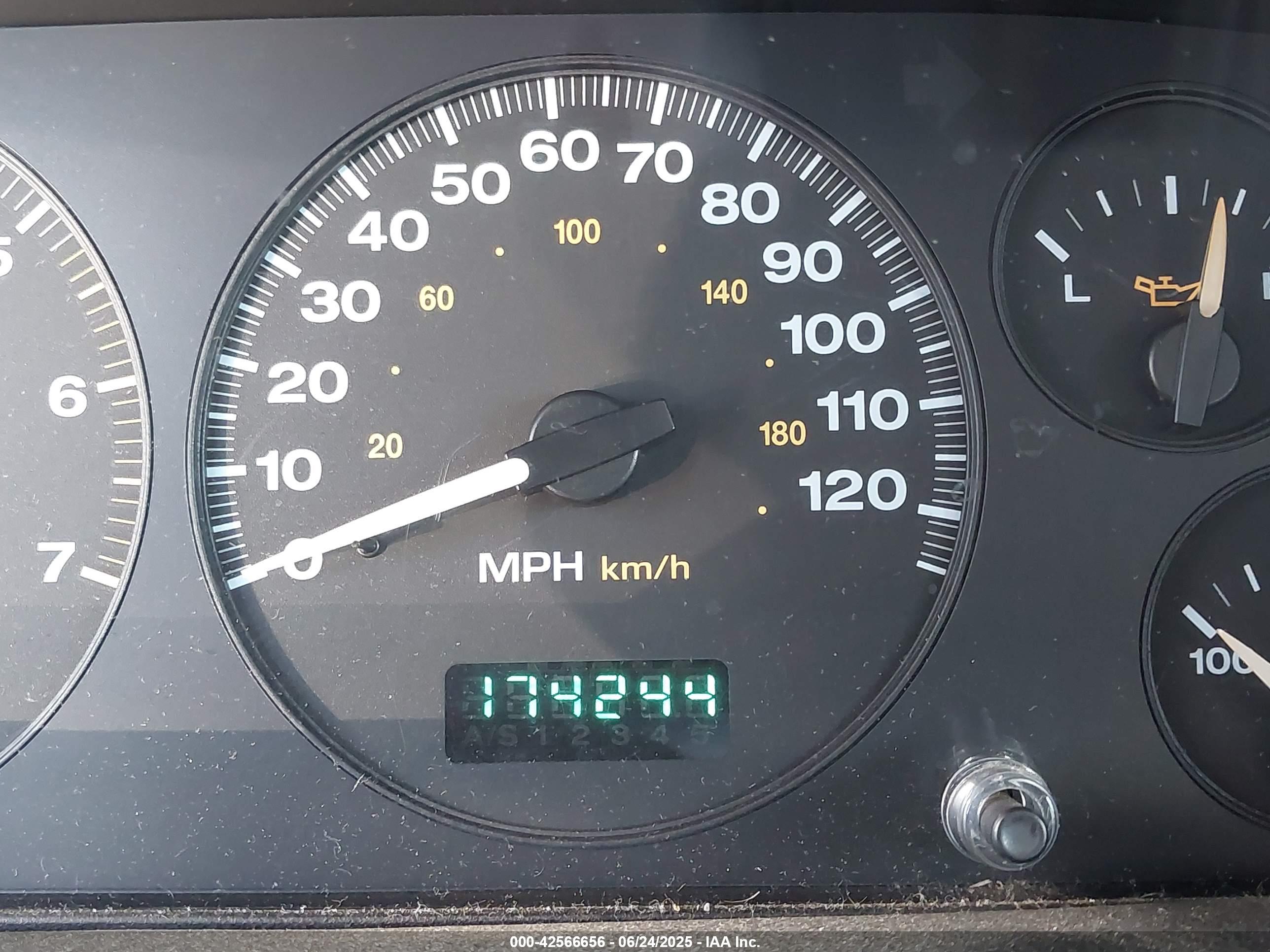 JEEP GRAND image 7
