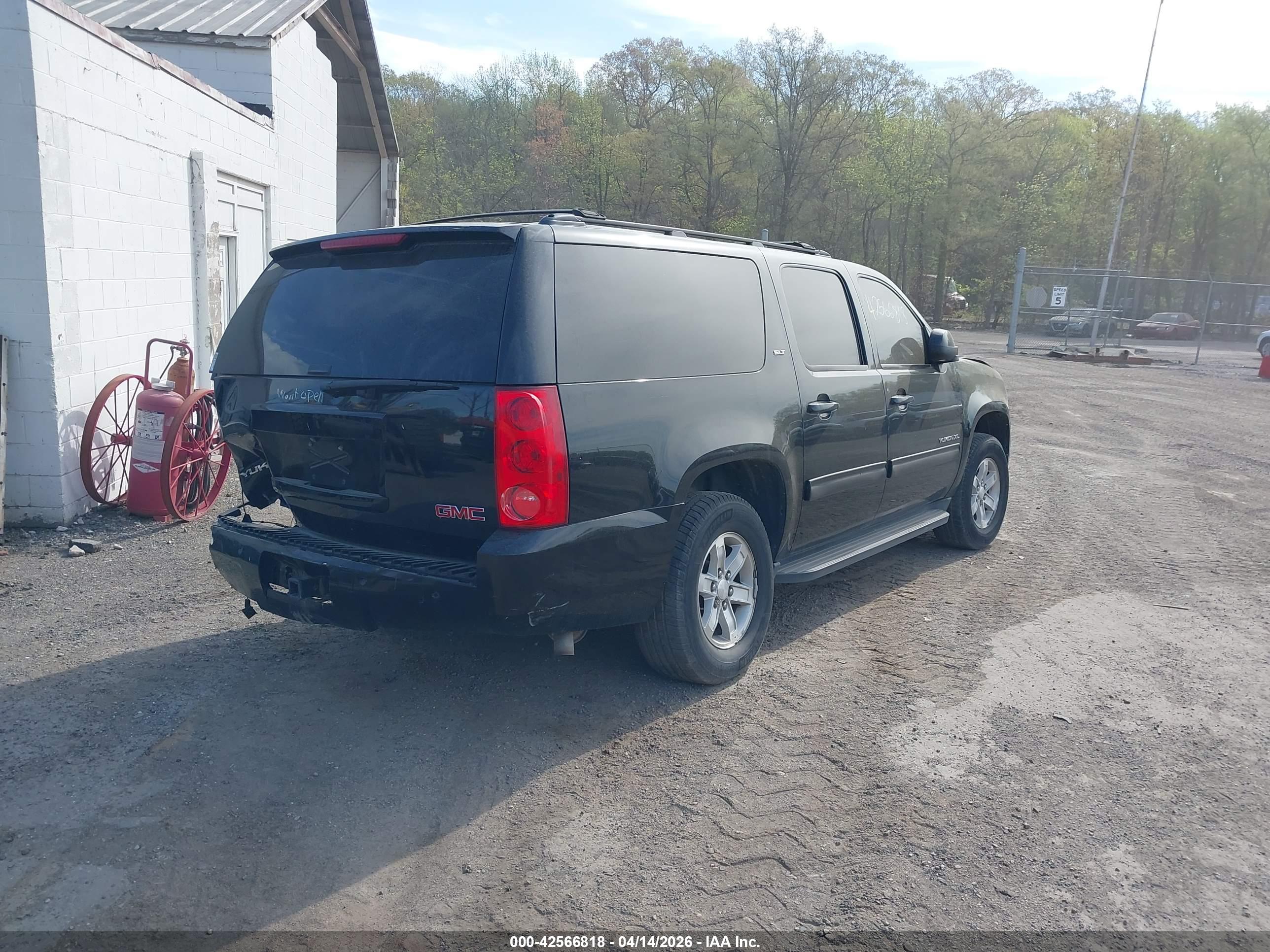 GMC YUKON image 4
