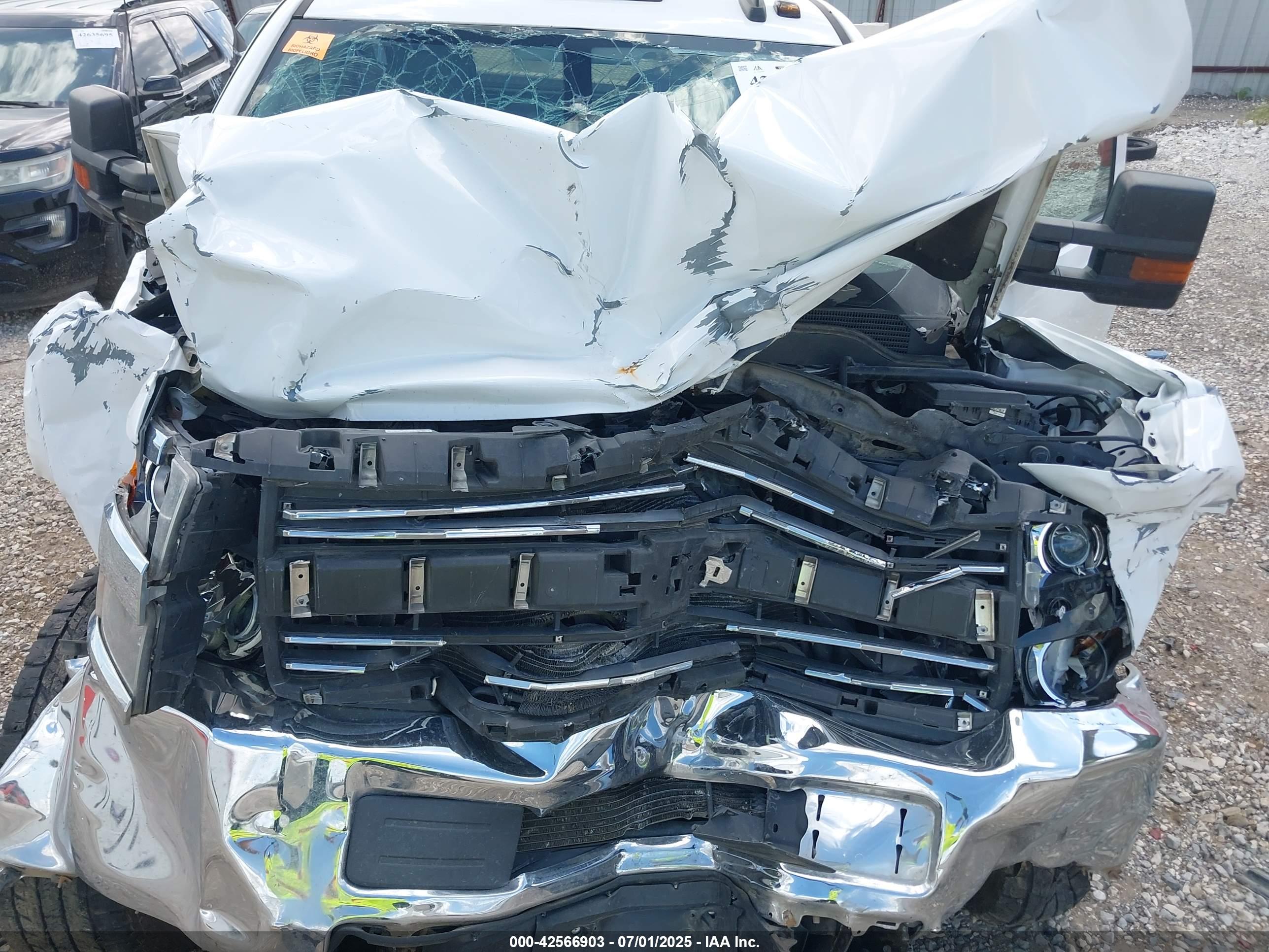 CHEVROLET SILVERADO image 10